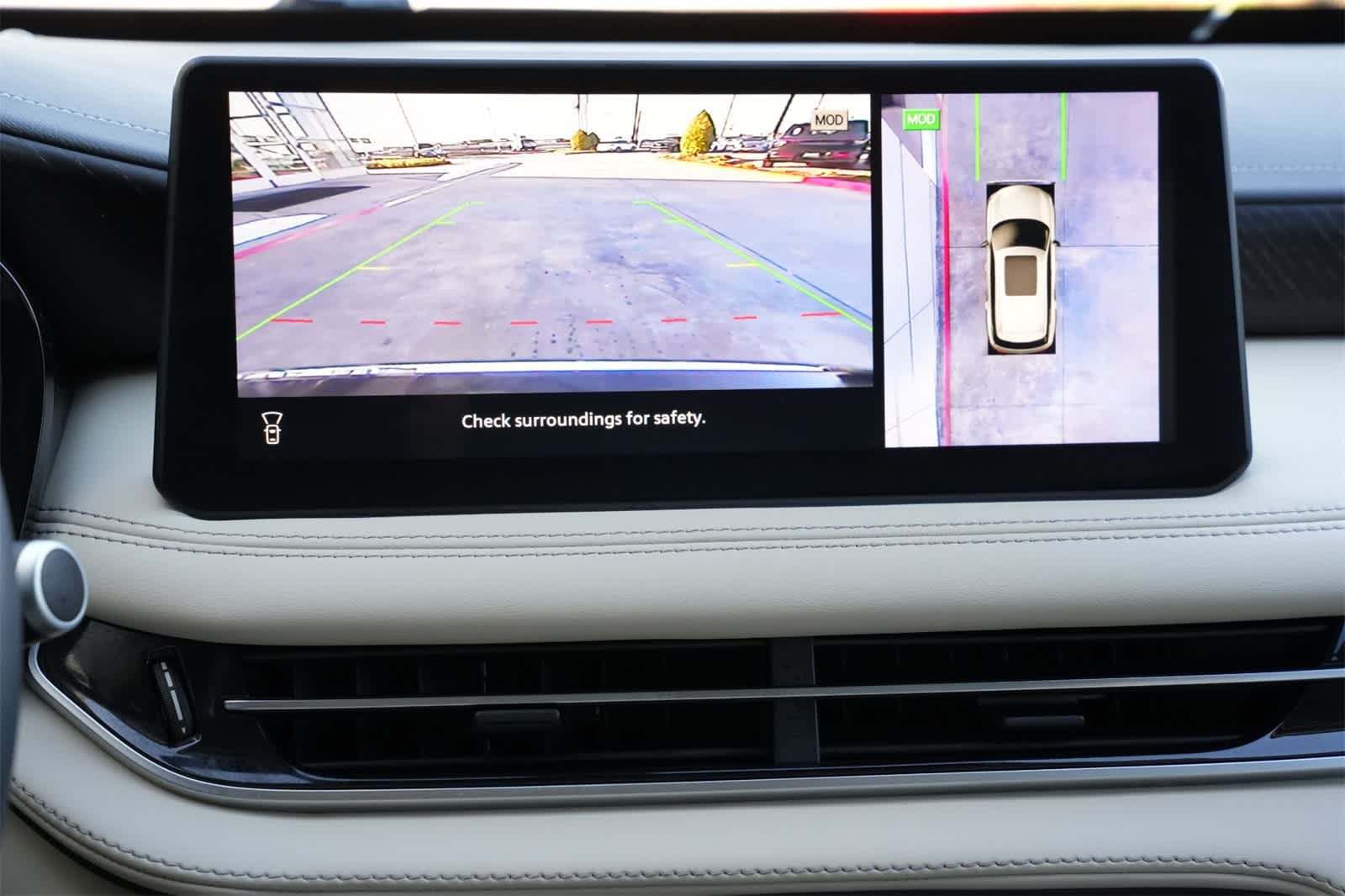 Thumbnail: 2025 INFINITI QX60 - 14