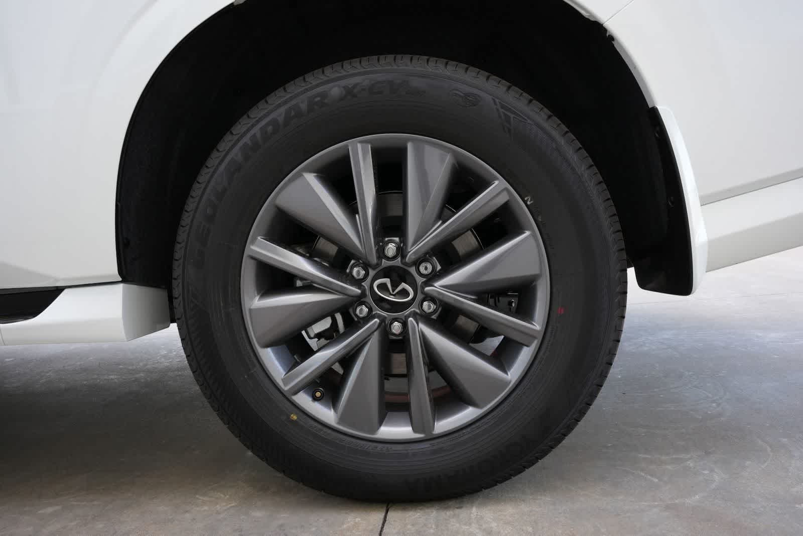 Thumbnail: 2026 INFINITI QX80 - 25