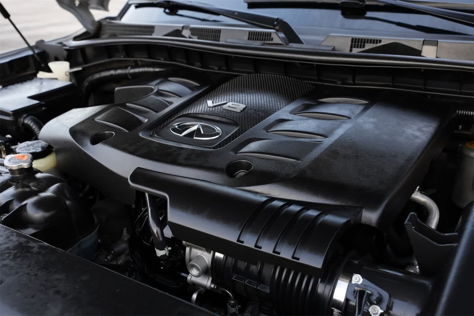 Thumbnail: 2011 INFINITI QX56 - 24