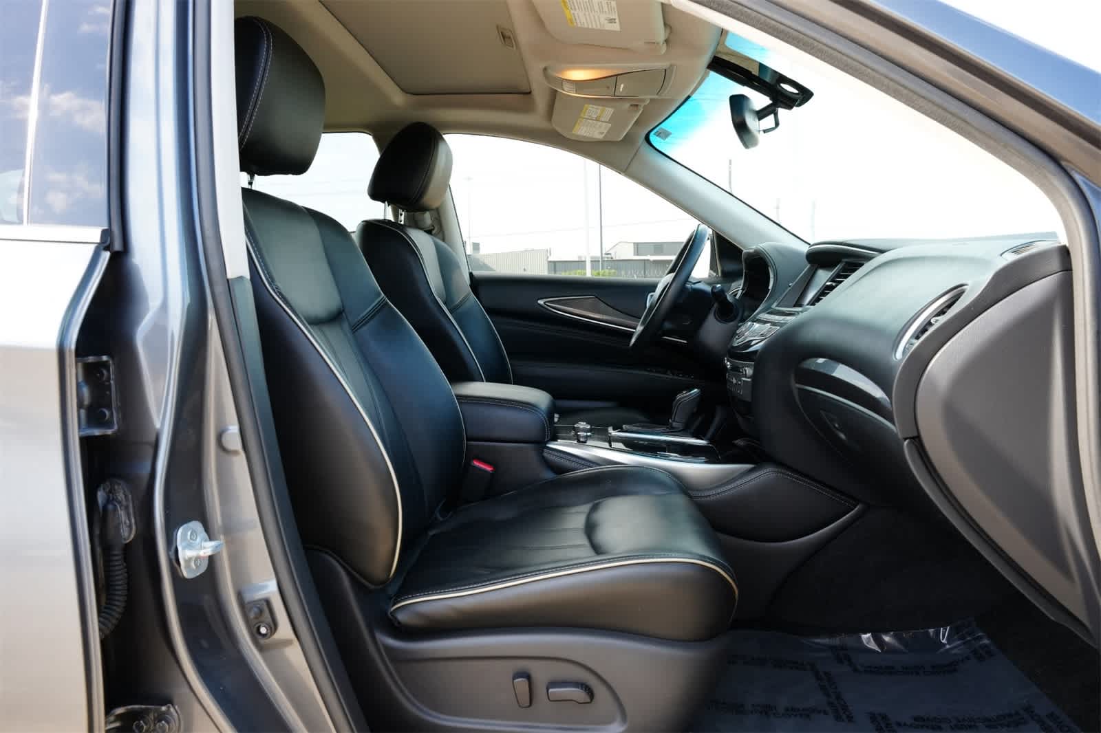 Thumbnail: 2016 INFINITI QX60 - 25