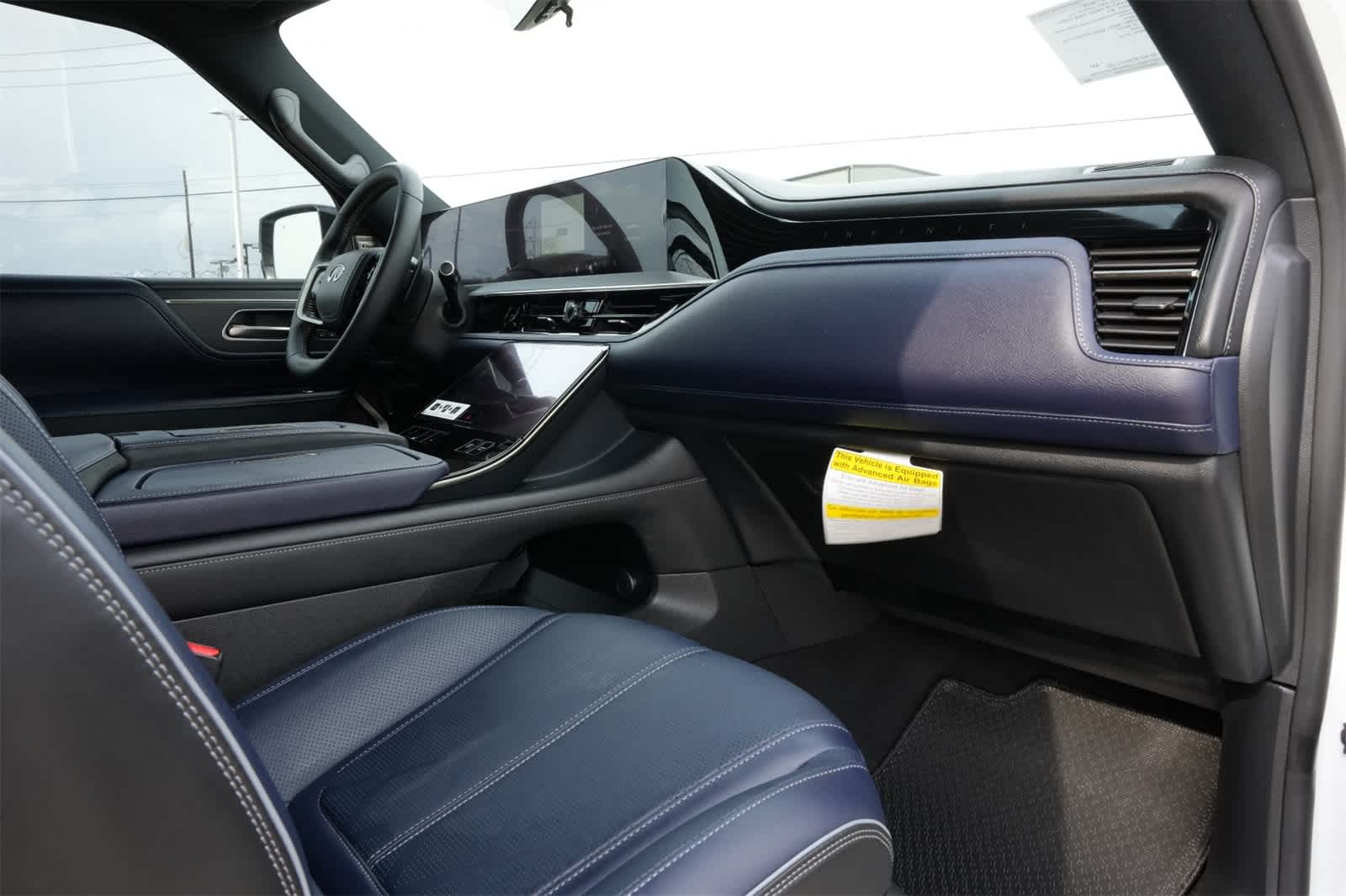 Thumbnail: 2026 INFINITI QX80 - 23