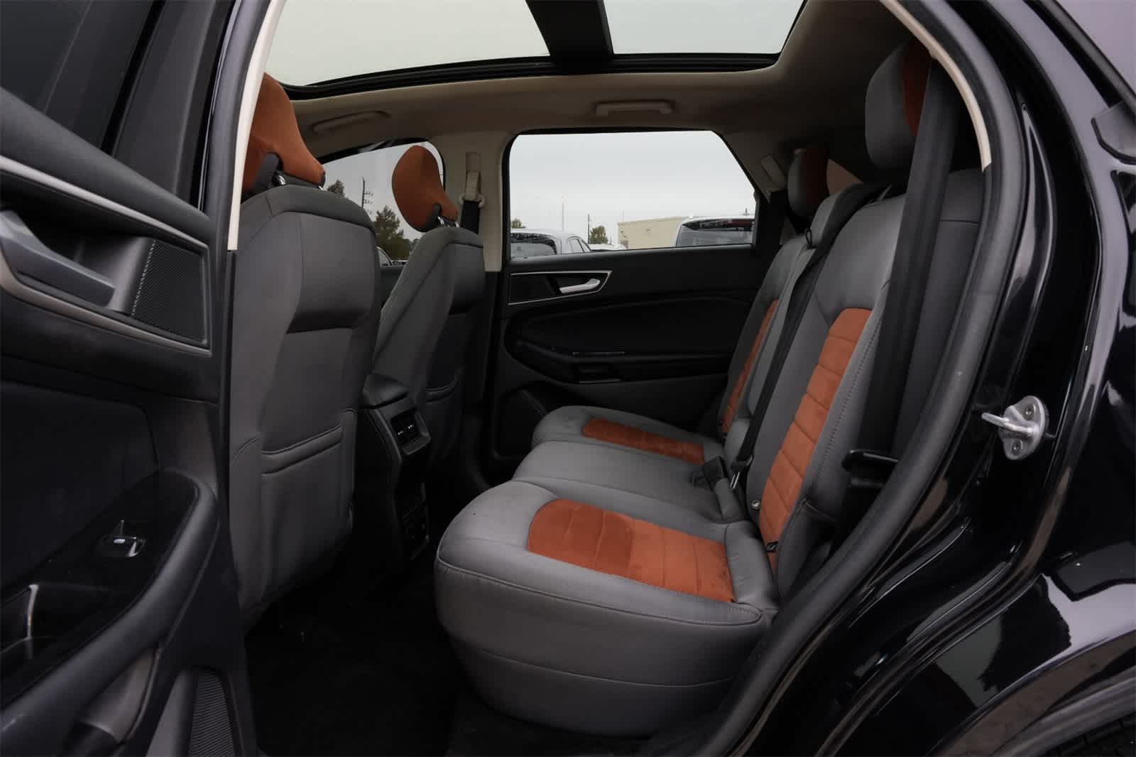 Thumbnail: 2018 Ford Edge - 18