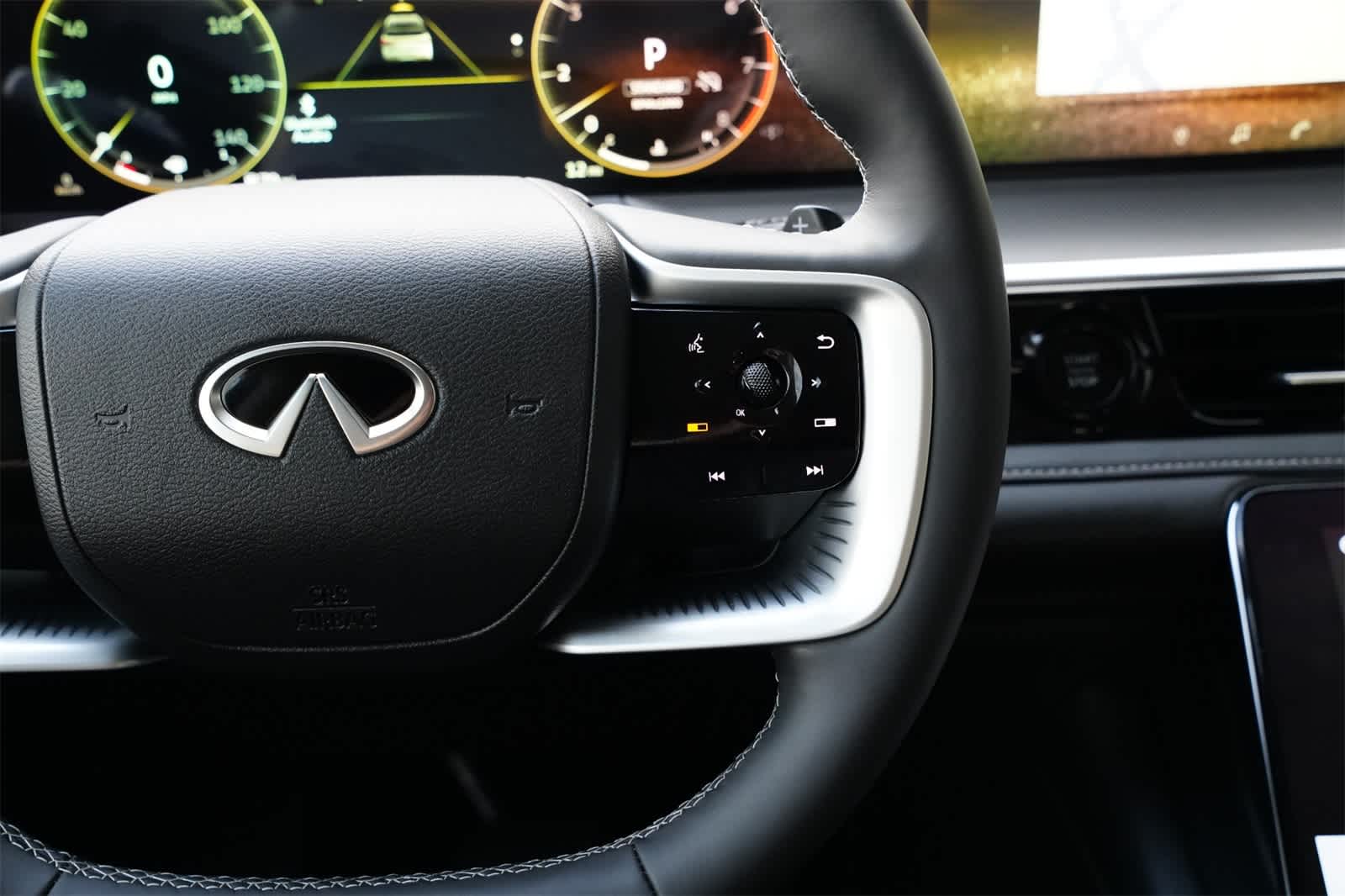 Thumbnail: 2025 INFINITI QX80 - 11