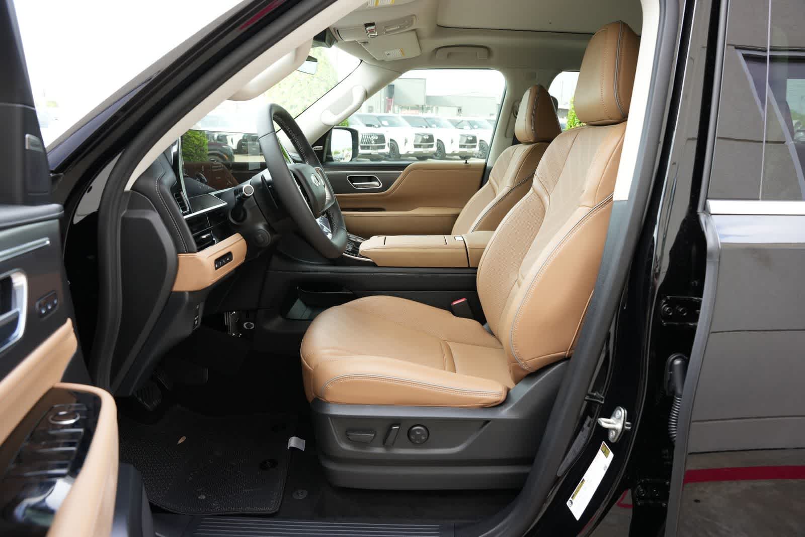 Thumbnail: 2026 INFINITI QX80 - 17