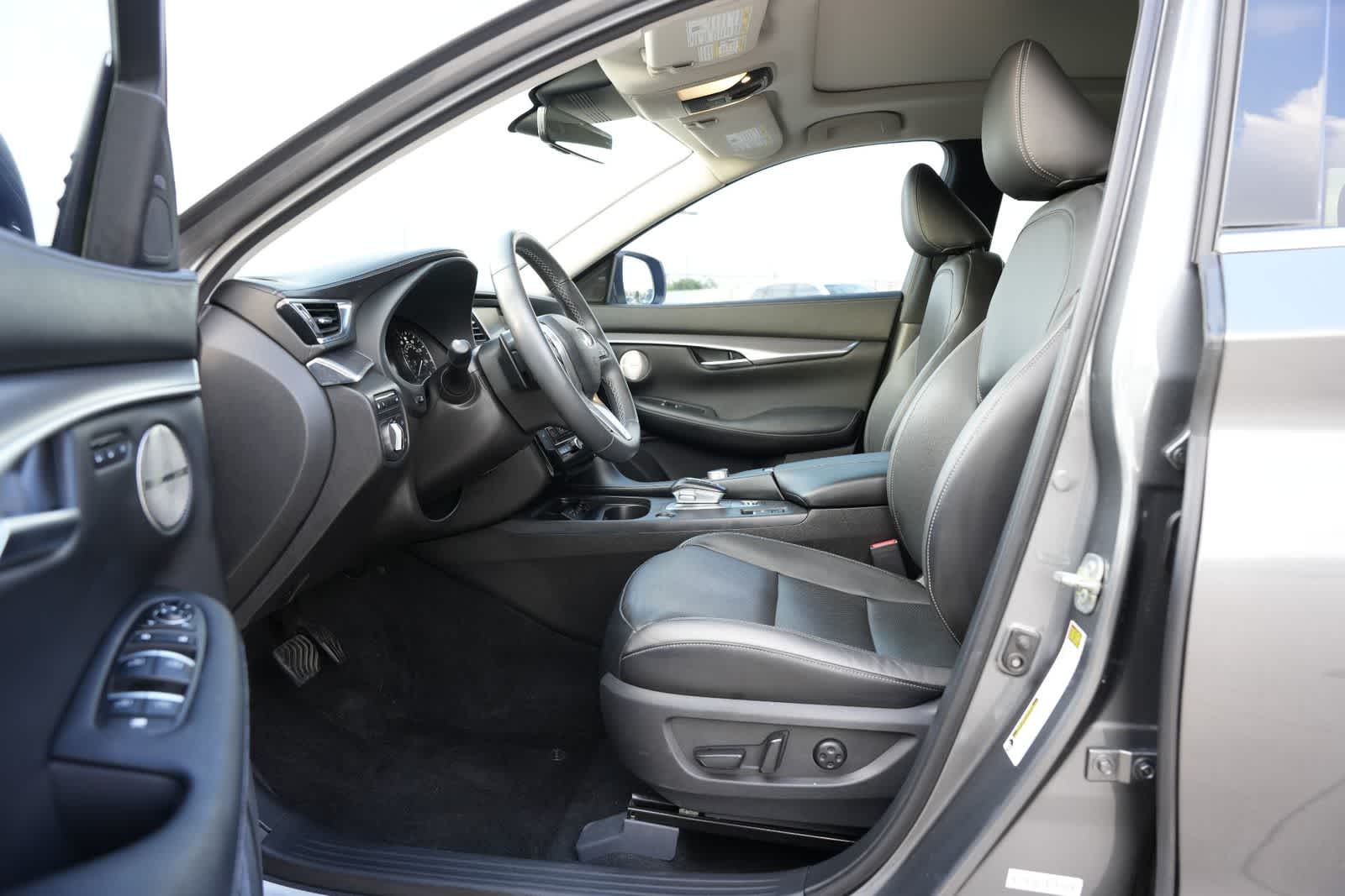 Thumbnail: 2023 INFINITI QX50 - 16