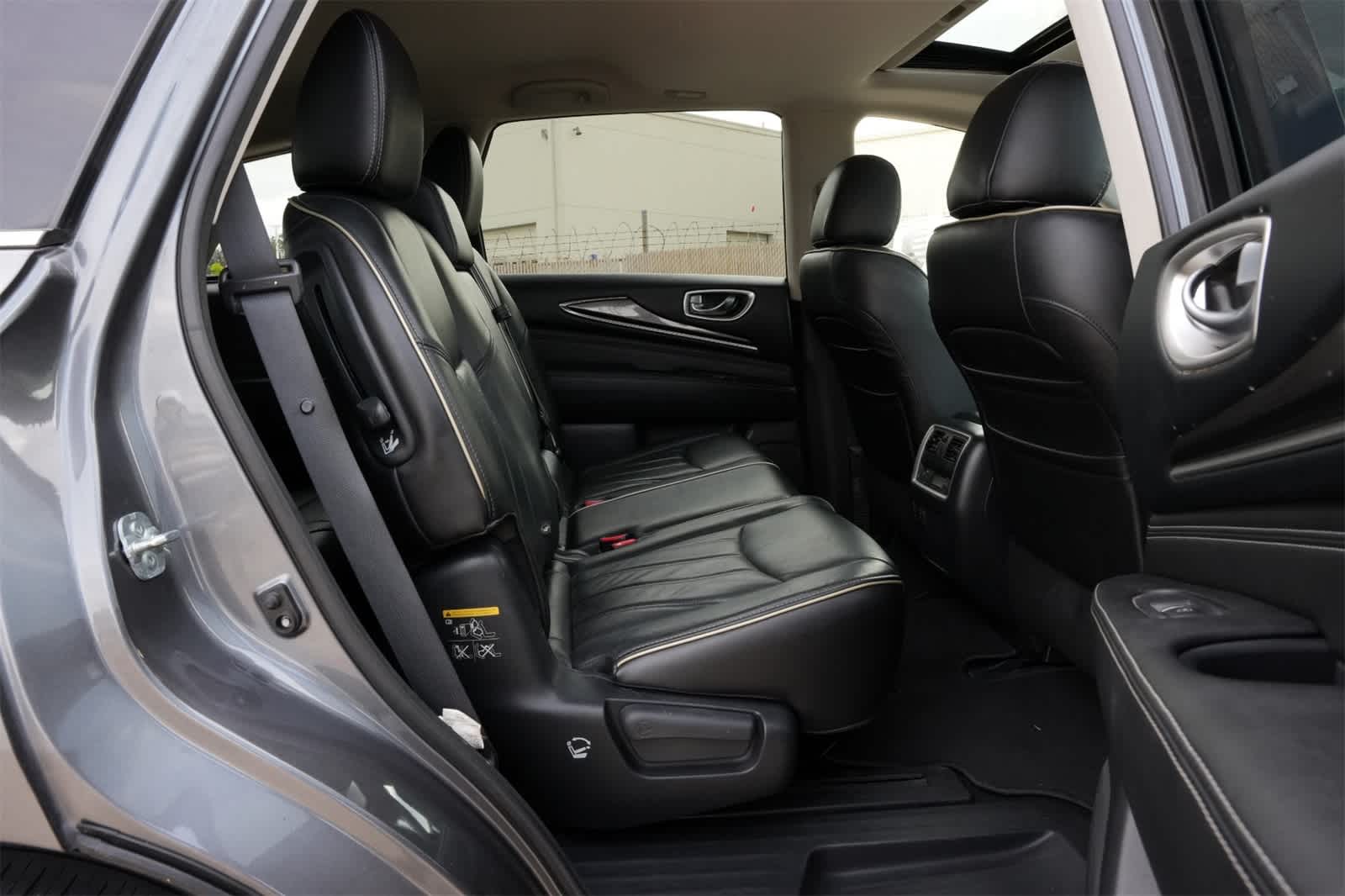 Thumbnail: 2017 INFINITI QX60 - 20