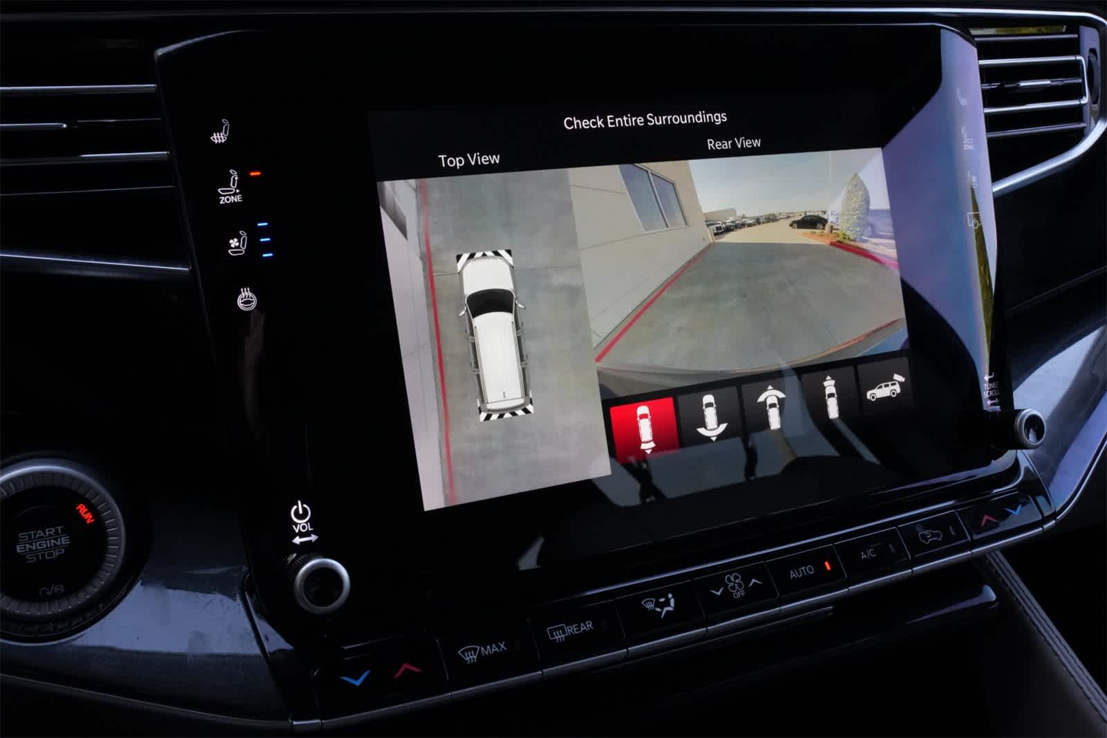 Thumbnail: 2022 Jeep Wagoneer - 14