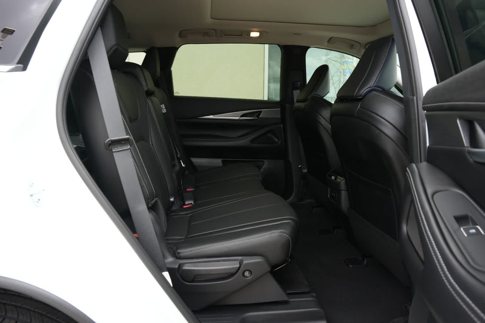 Thumbnail: 2026 INFINITI QX60 - 21