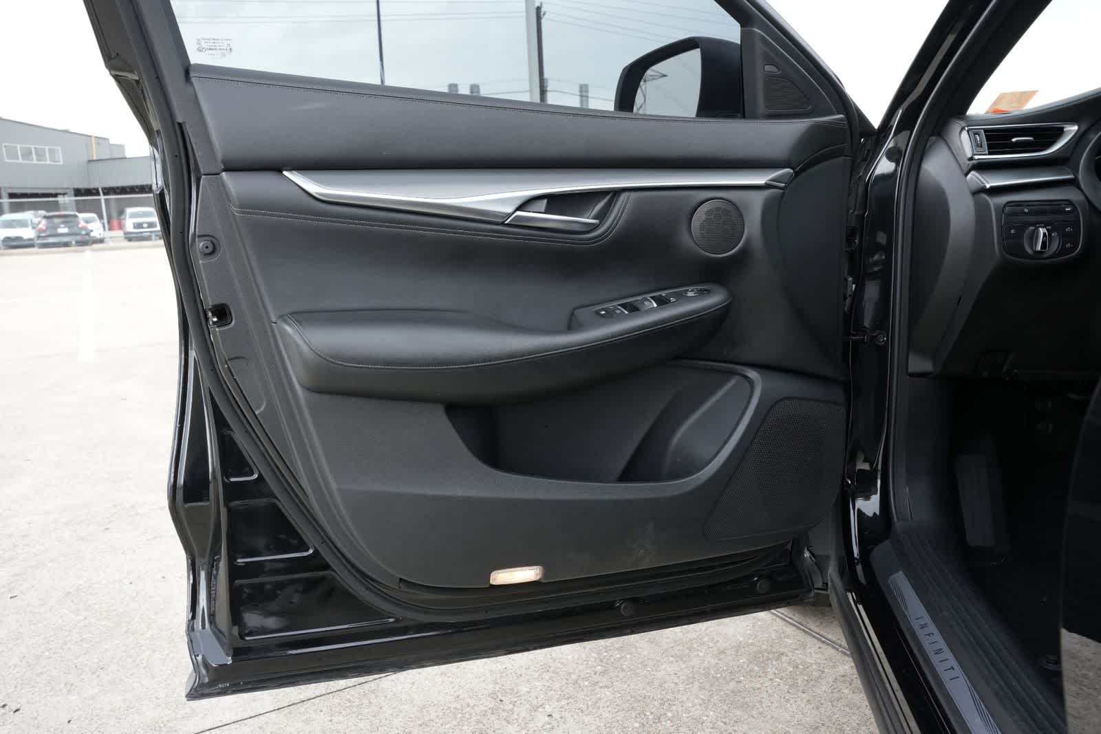 Thumbnail: 2022 INFINITI QX55 - 16