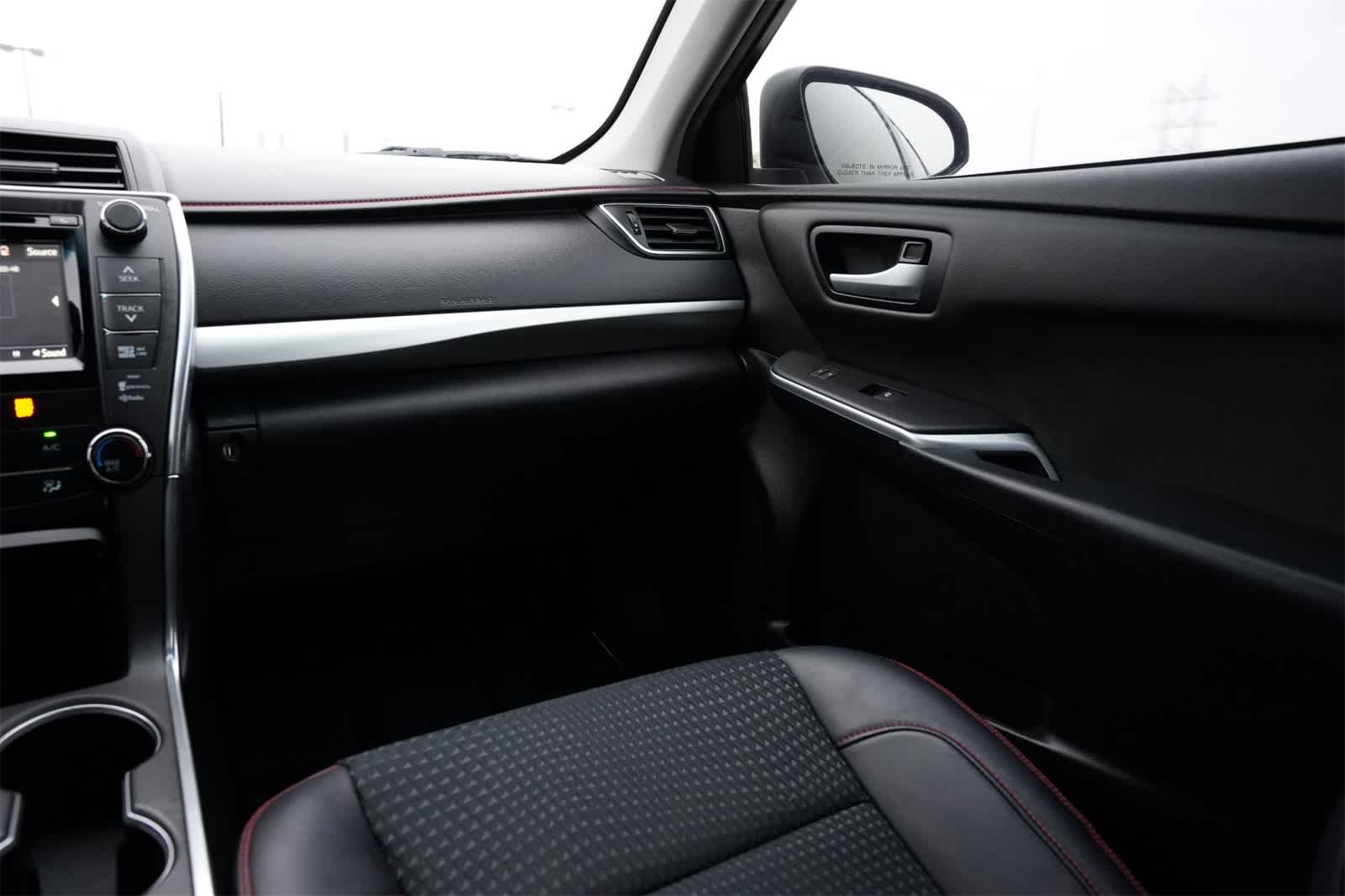 Thumbnail: 2015 Toyota Camry - 8