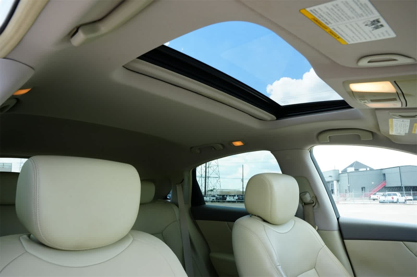 Thumbnail: 2015 INFINITI QX70 - 25