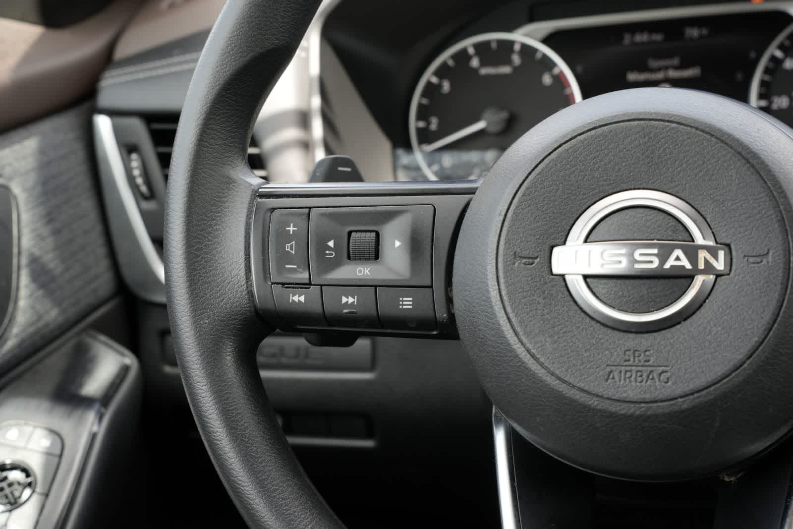 Thumbnail: 2023 Nissan Rogue - 10