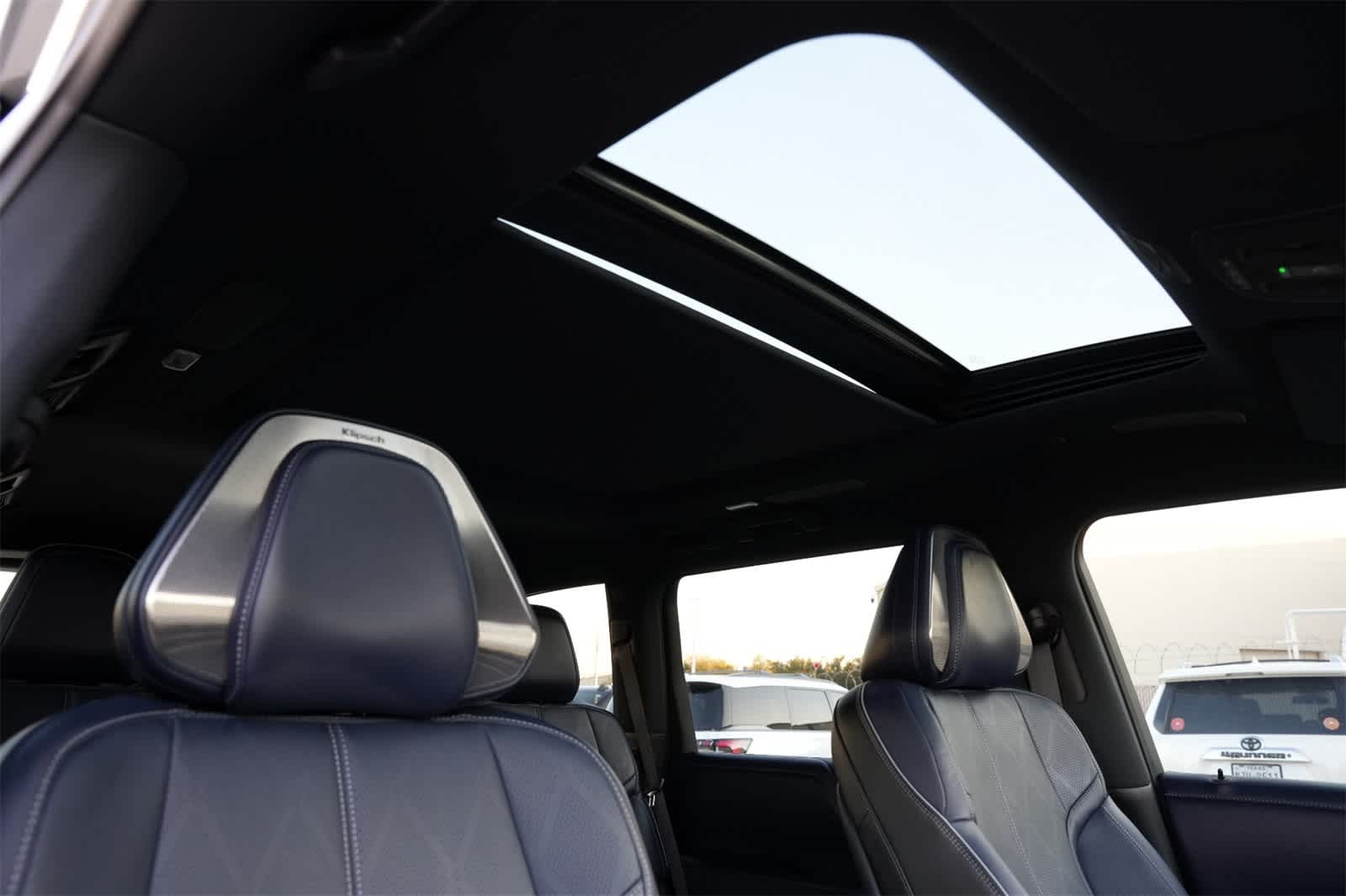 Thumbnail: 2026 INFINITI QX80 - 24