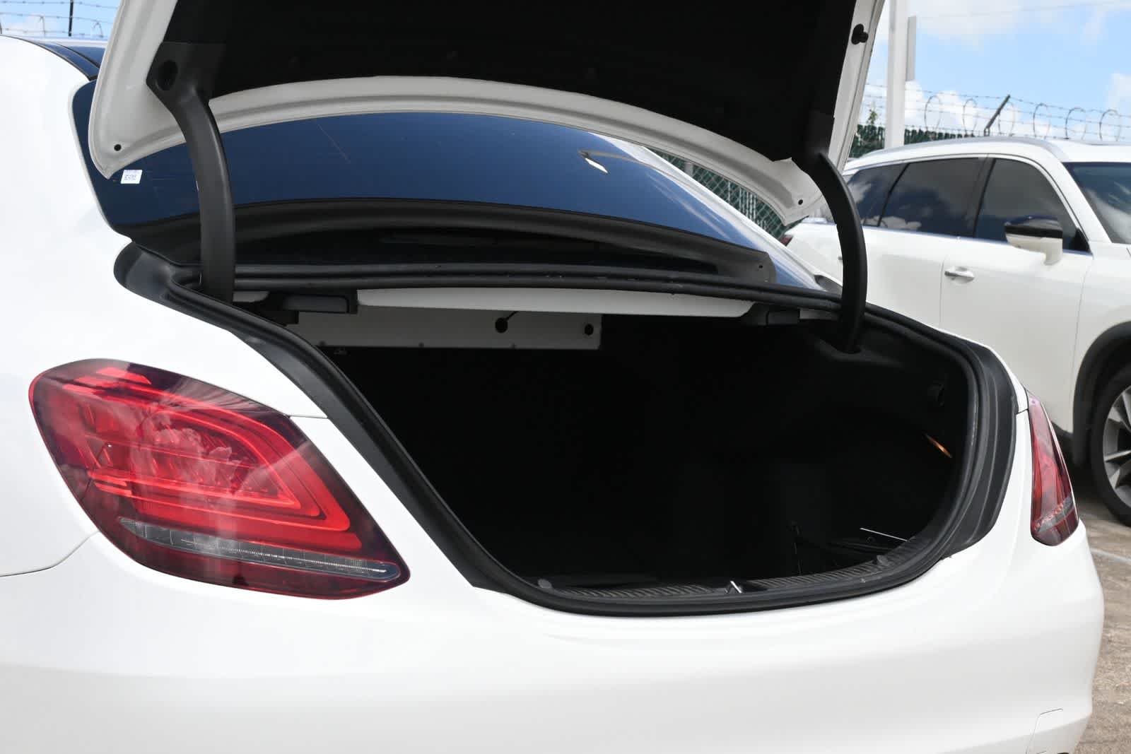 Thumbnail: 2020 Mercedes-Benz C-Class - 21