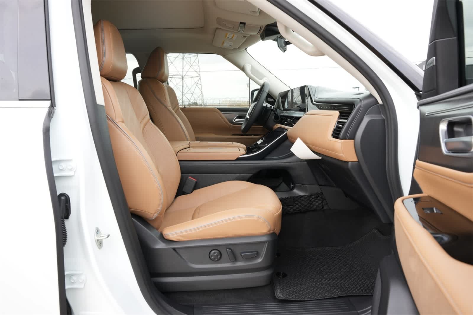 Thumbnail: 2026 INFINITI QX80 - 24