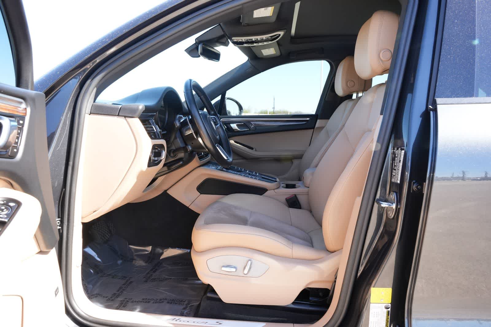 Thumbnail: 2021 Porsche Macan - 17