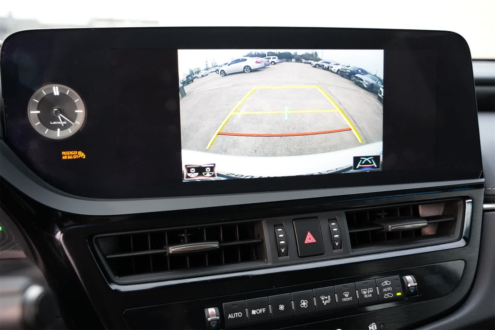 Thumbnail: 2022 Lexus ES - 14