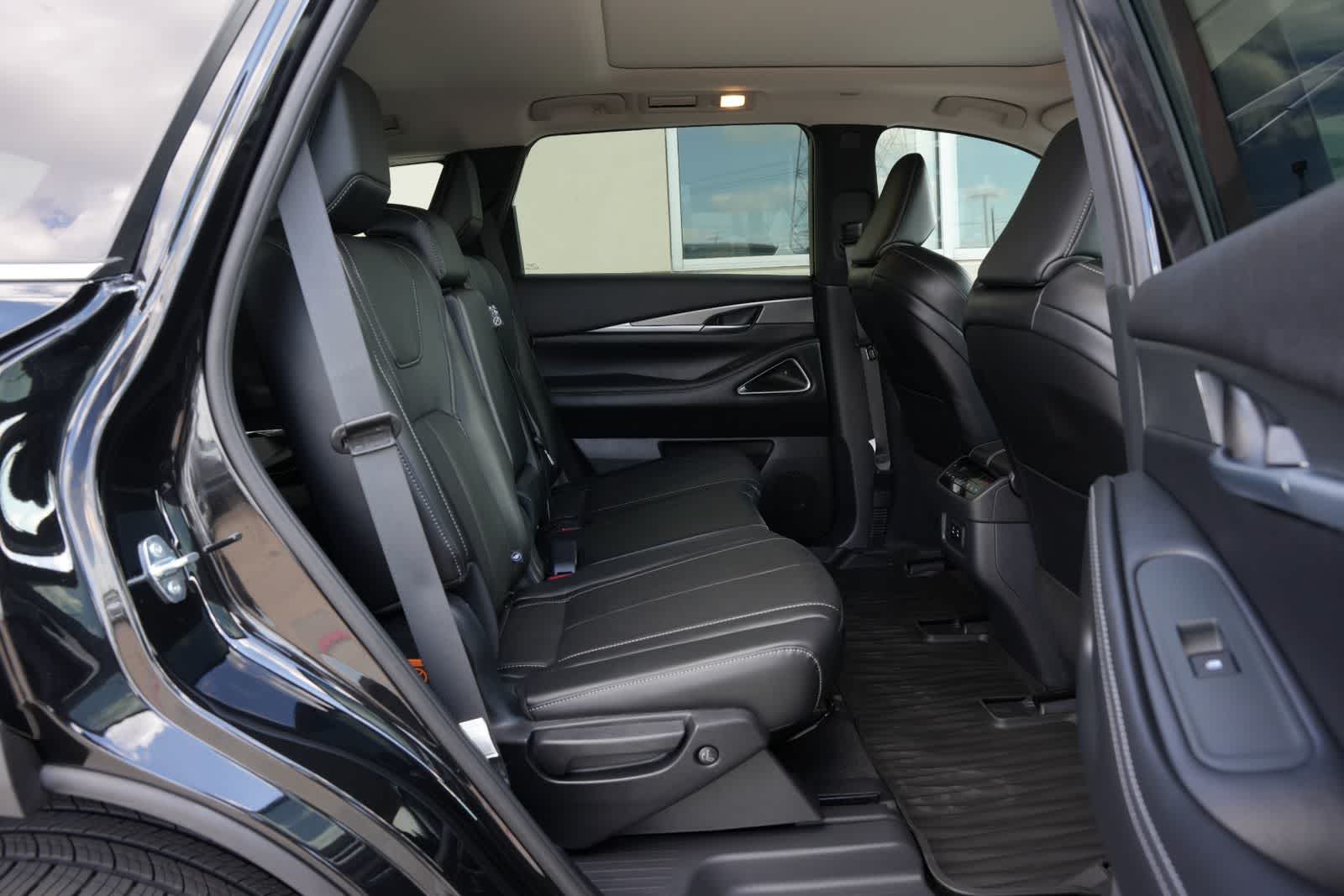 Thumbnail: 2027 INFINITI QX60 - 21