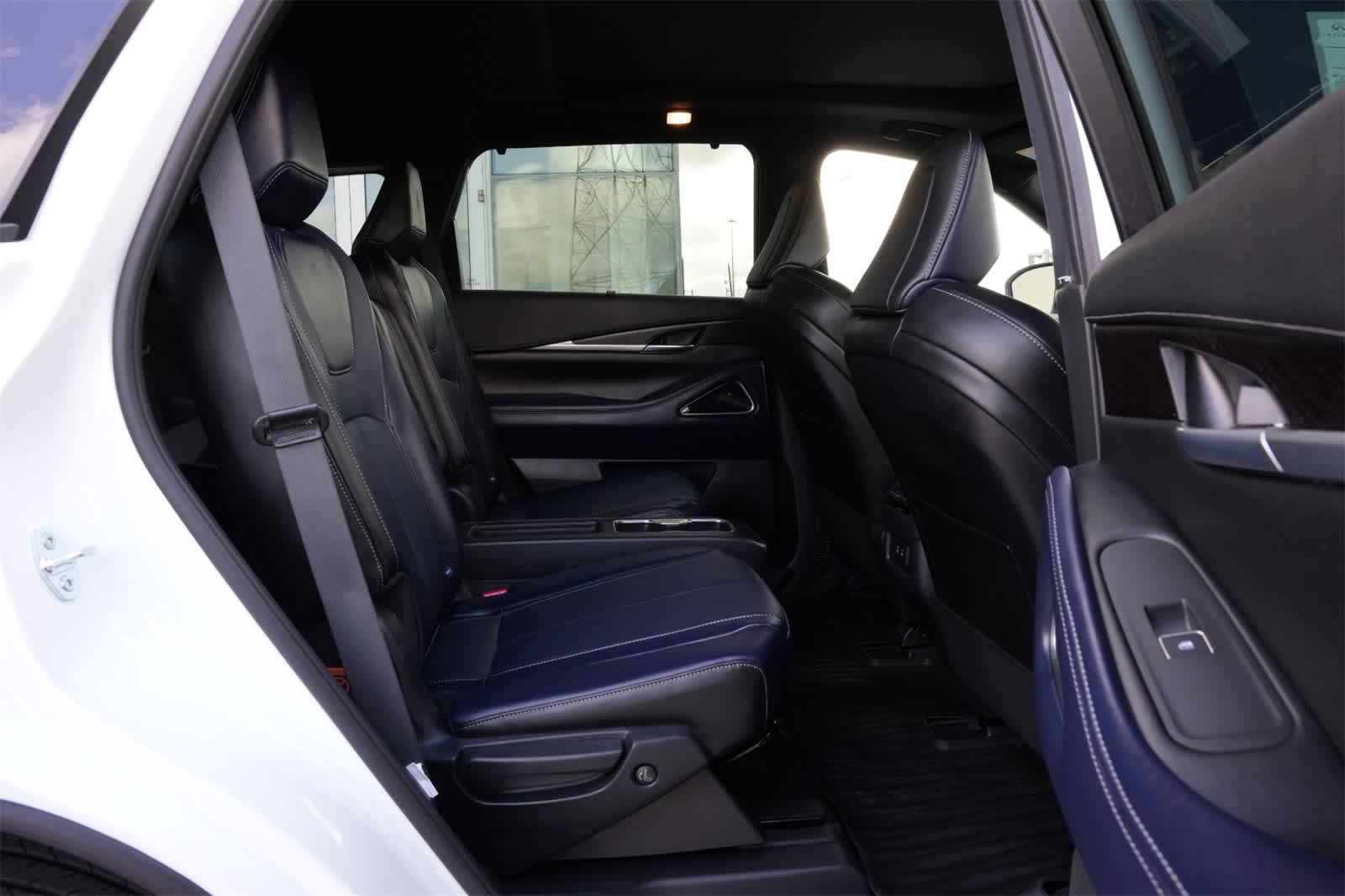 Thumbnail: 2026 INFINITI QX60 - 21