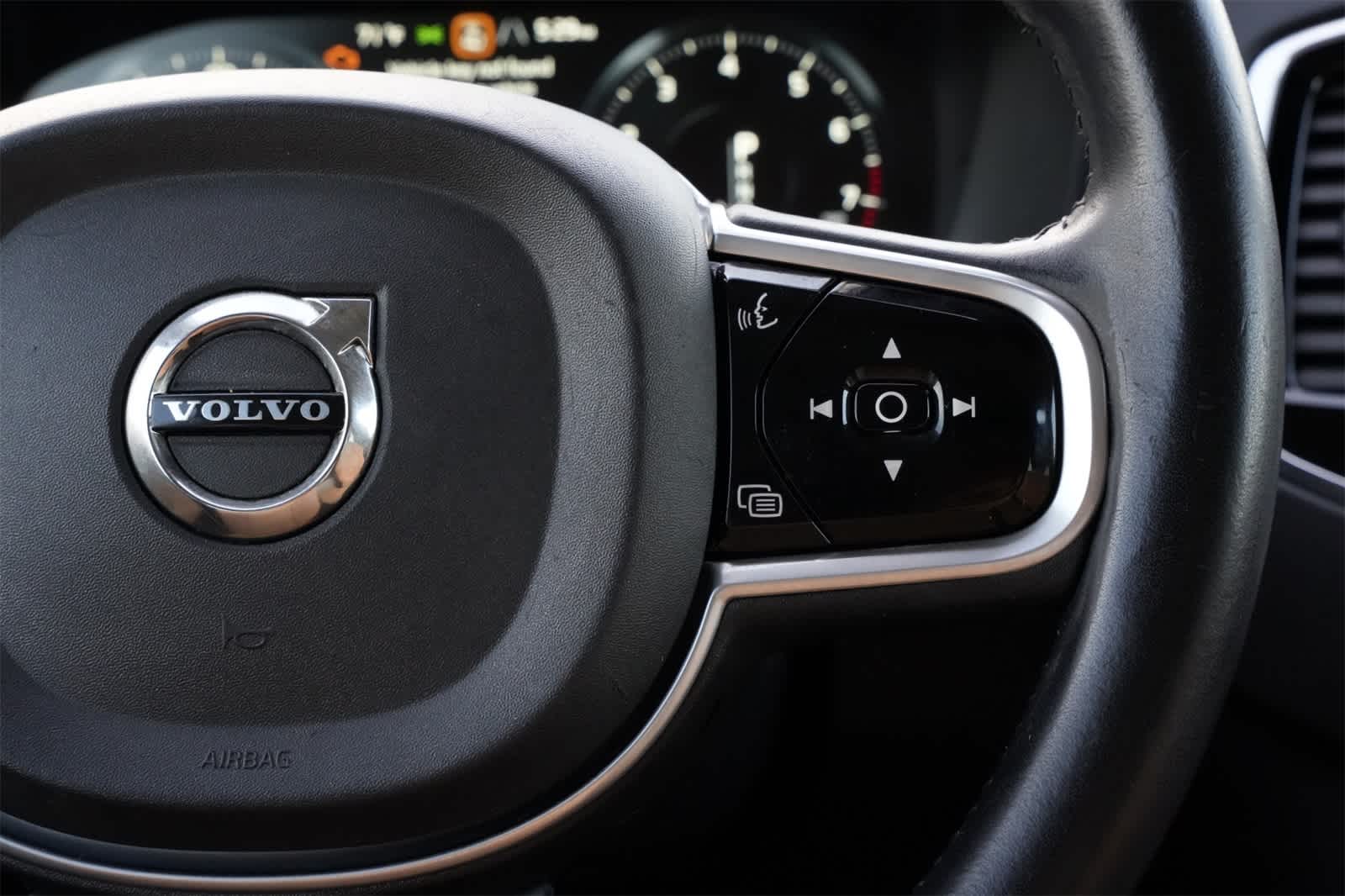 Thumbnail: 2016 Volvo XC90 - 11