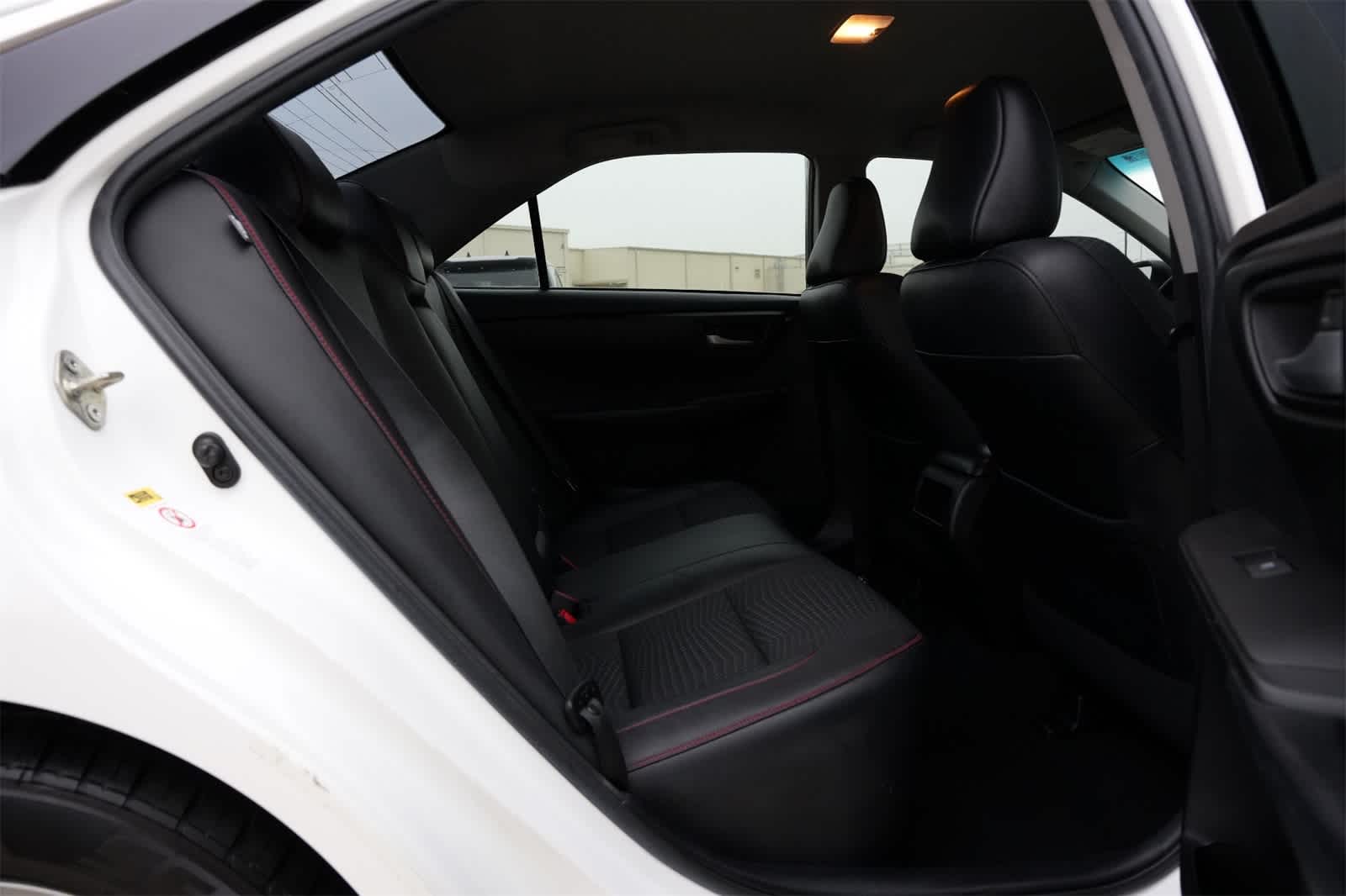 Thumbnail: 2015 Toyota Camry - 21