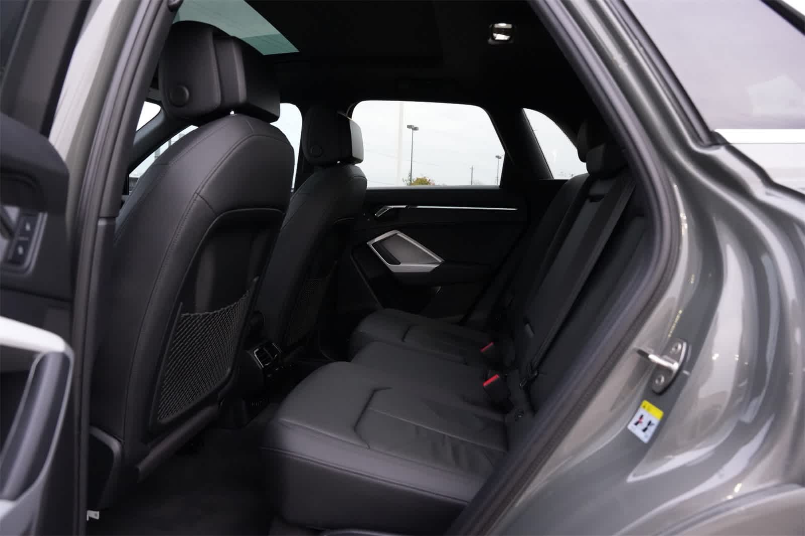 Thumbnail: 2022 Audi Q3 - 19