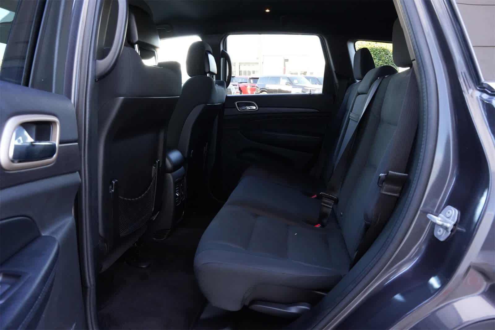 Thumbnail: 2016 Jeep Grand Cherokee - 19