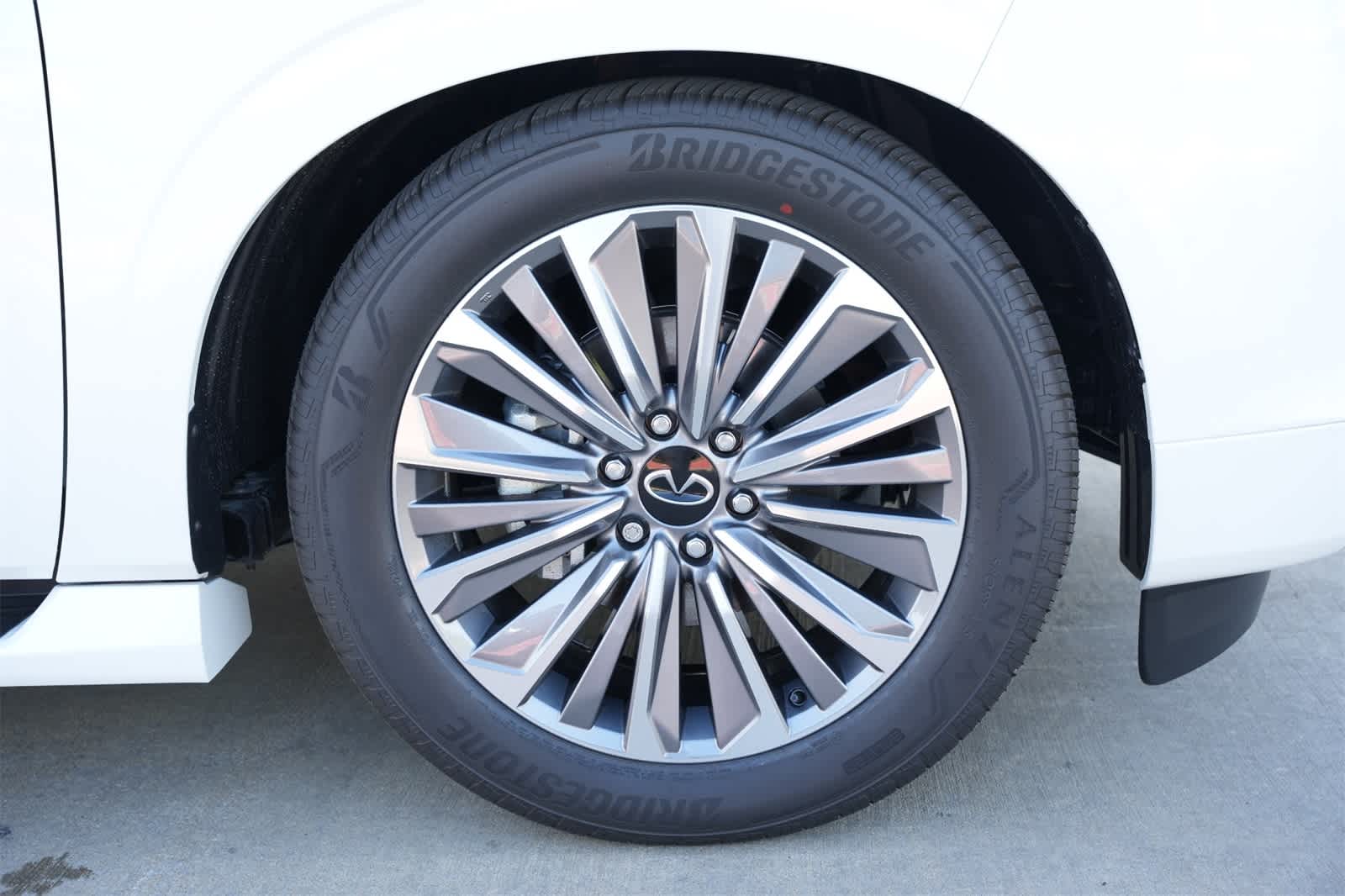 2025 INFINITI QX80 Luxe 26