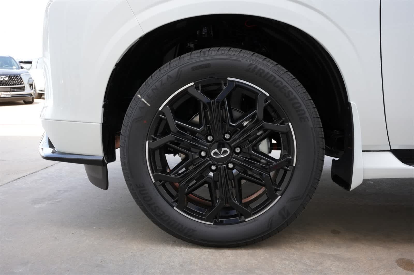 Thumbnail: 2026 INFINITI QX80 - 26