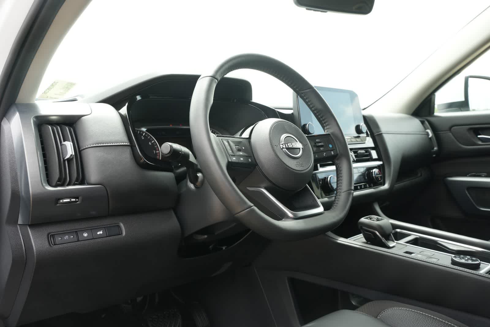 Thumbnail: 2025 Nissan Pathfinder - 16