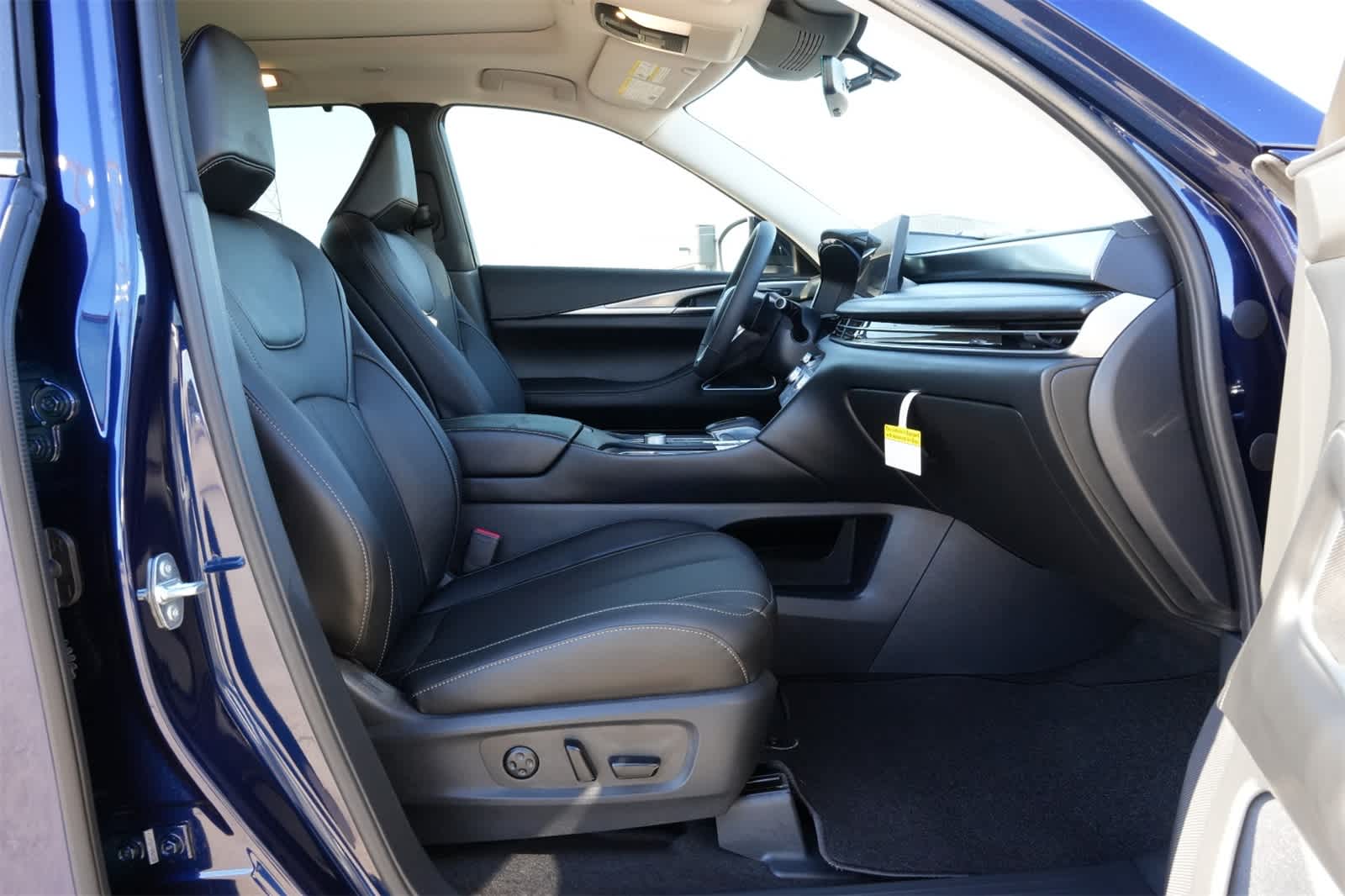 Thumbnail: 2026 INFINITI QX60 - 23