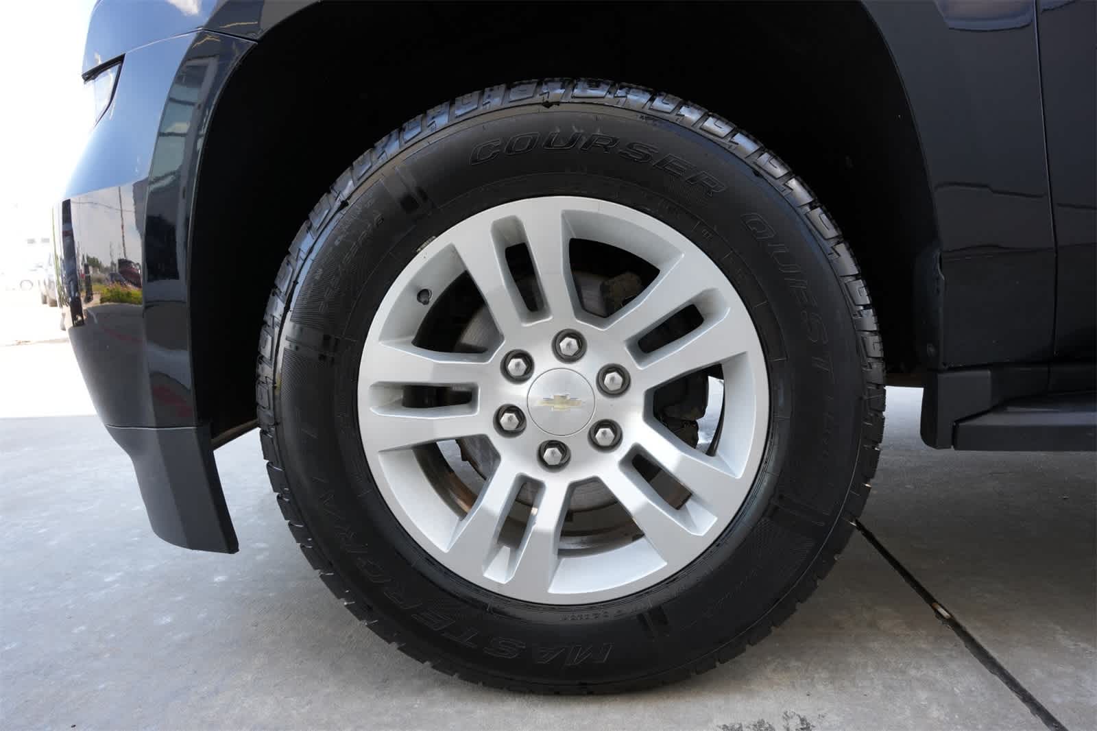 Thumbnail: 2019 Chevrolet Suburban - 26