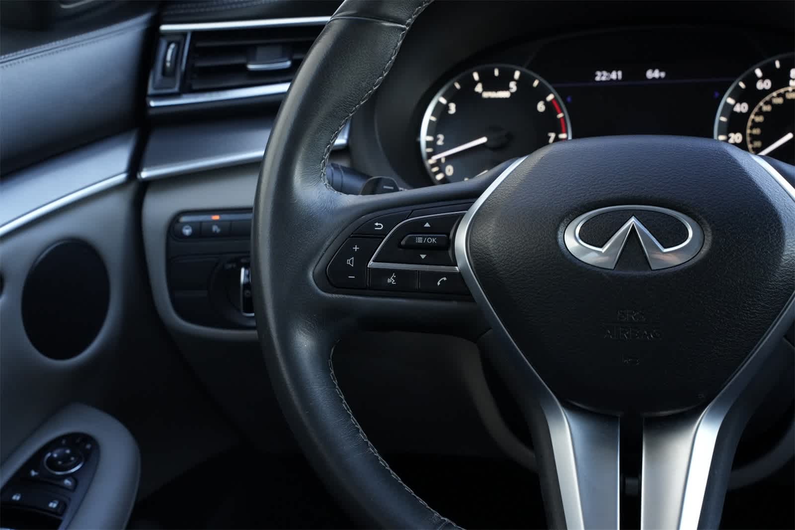 Thumbnail: 2023 INFINITI QX50 - 10