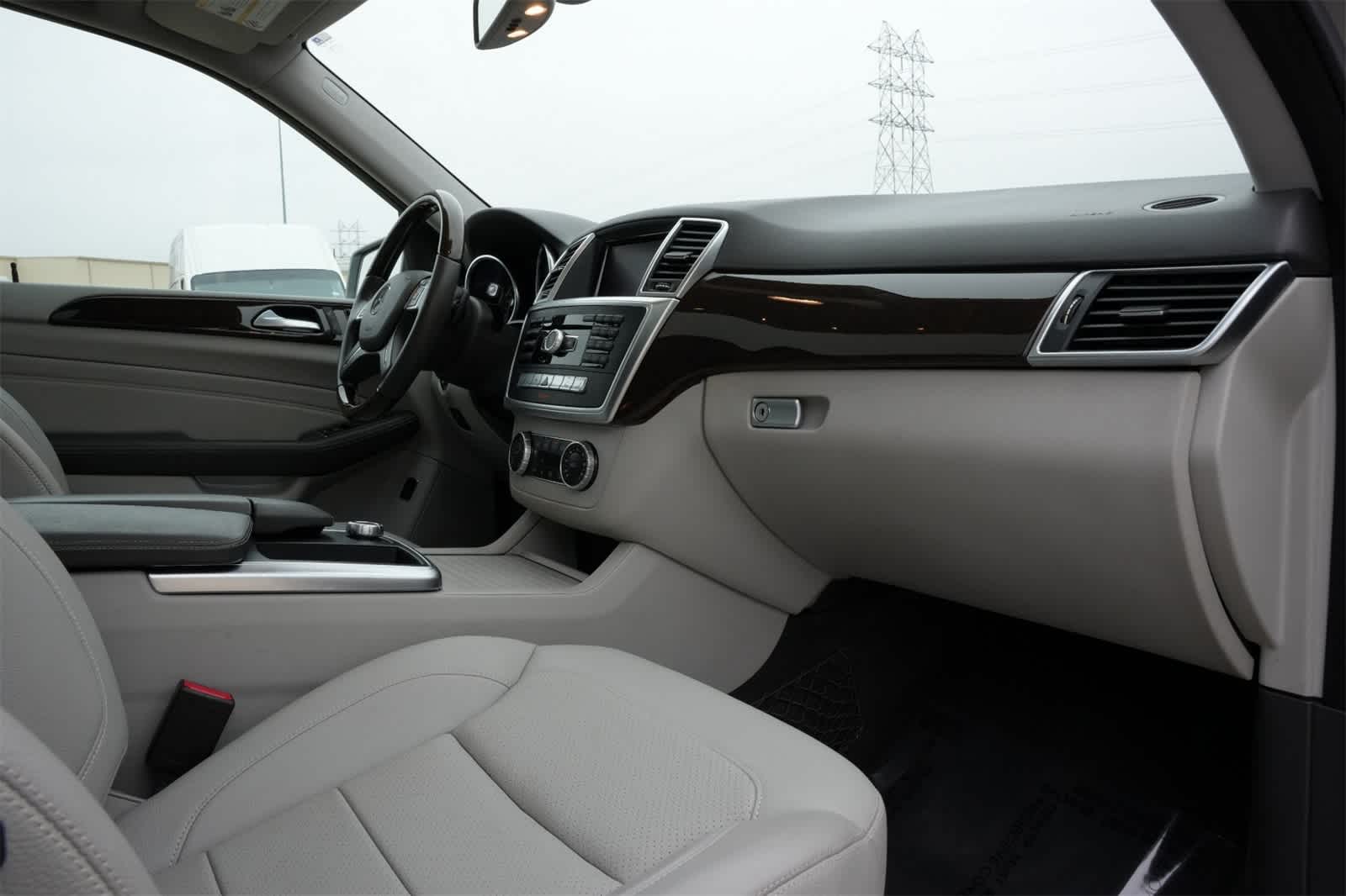 Thumbnail: 2015 Mercedes-Benz M-Class - 19