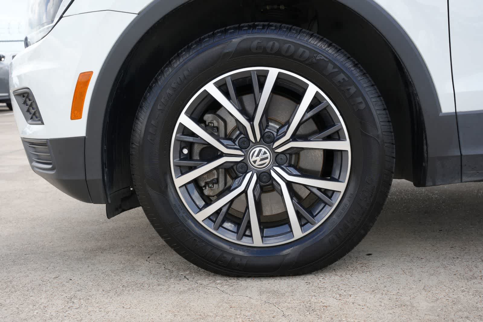 Thumbnail: 2021 Volkswagen Tiguan - 23