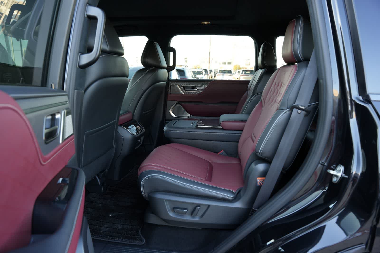 Thumbnail: 2026 INFINITI QX80 - 18