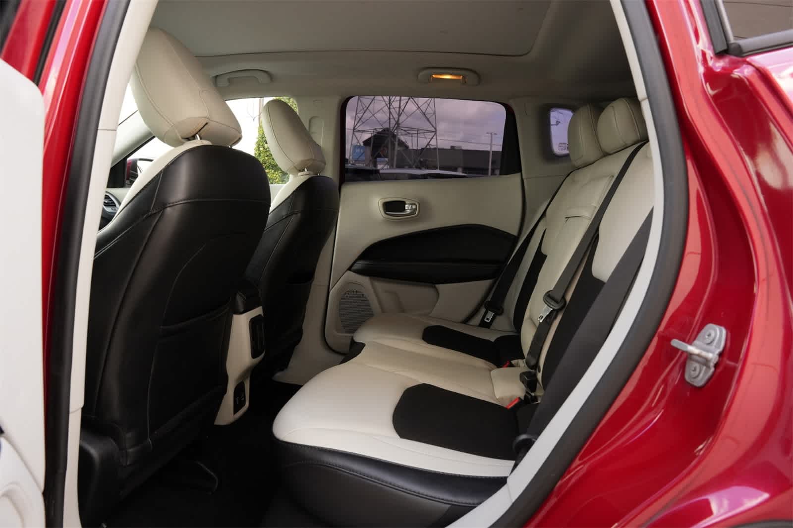 Thumbnail: 2018 Jeep Compass - 18