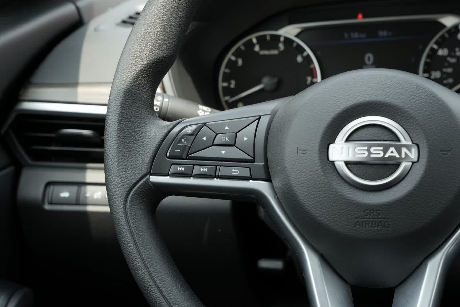 Thumbnail: 2025 Nissan Altima - 10