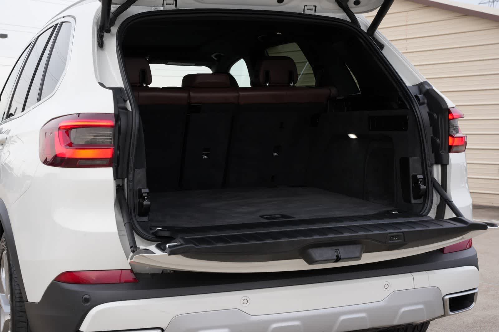 Thumbnail: 2022 BMW X5 - 22