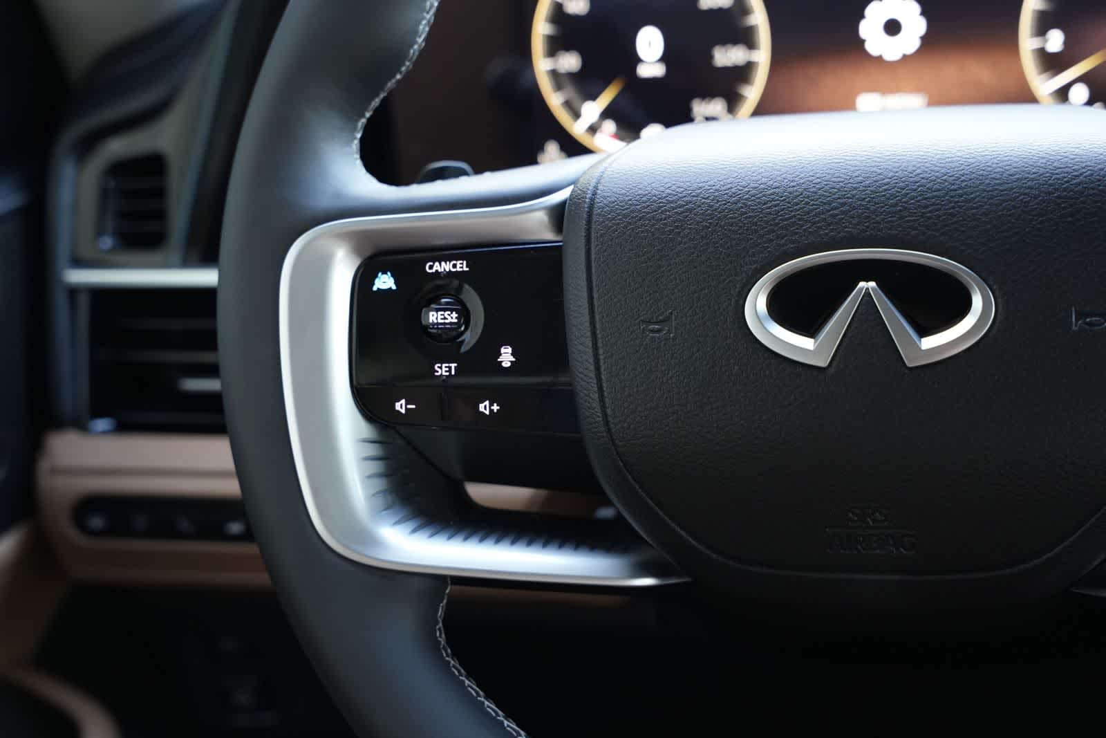 Thumbnail: 2026 INFINITI QX80 - 10