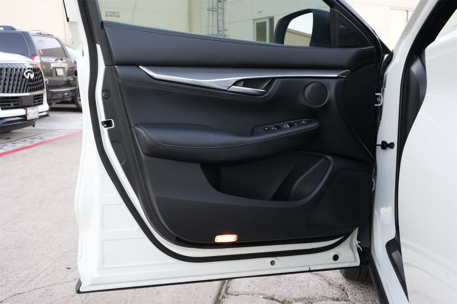 Thumbnail: 2023 INFINITI QX55 - 17