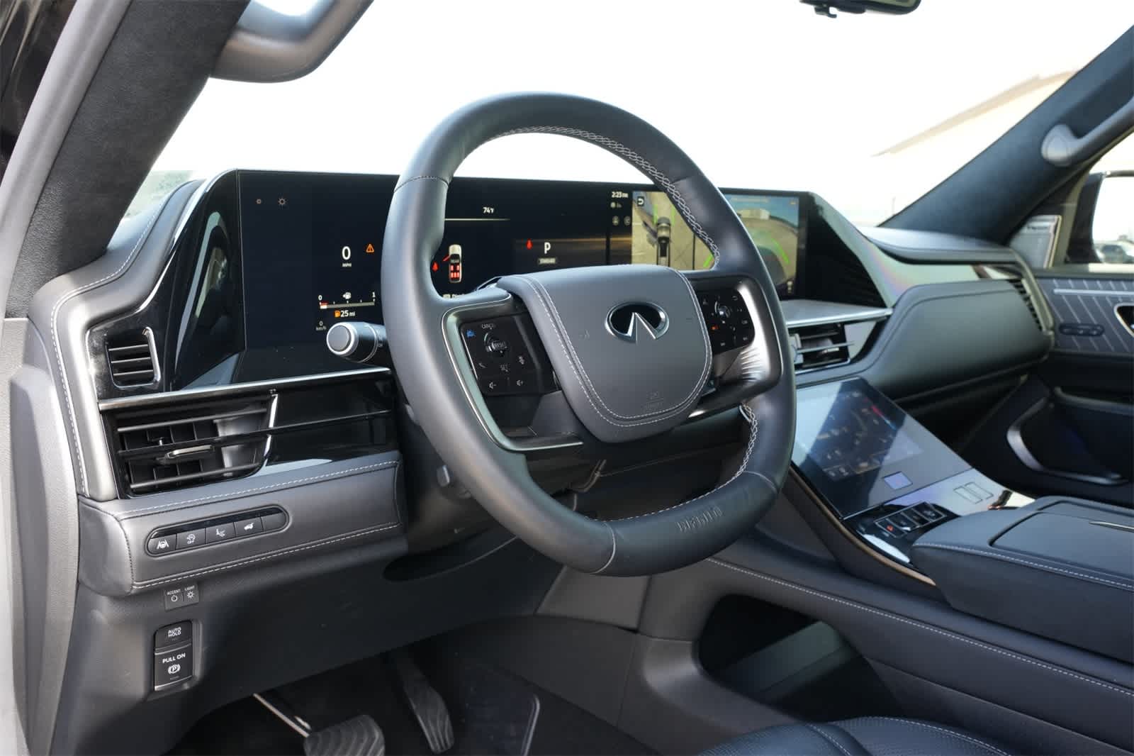 Thumbnail: 2025 INFINITI QX80 - 16