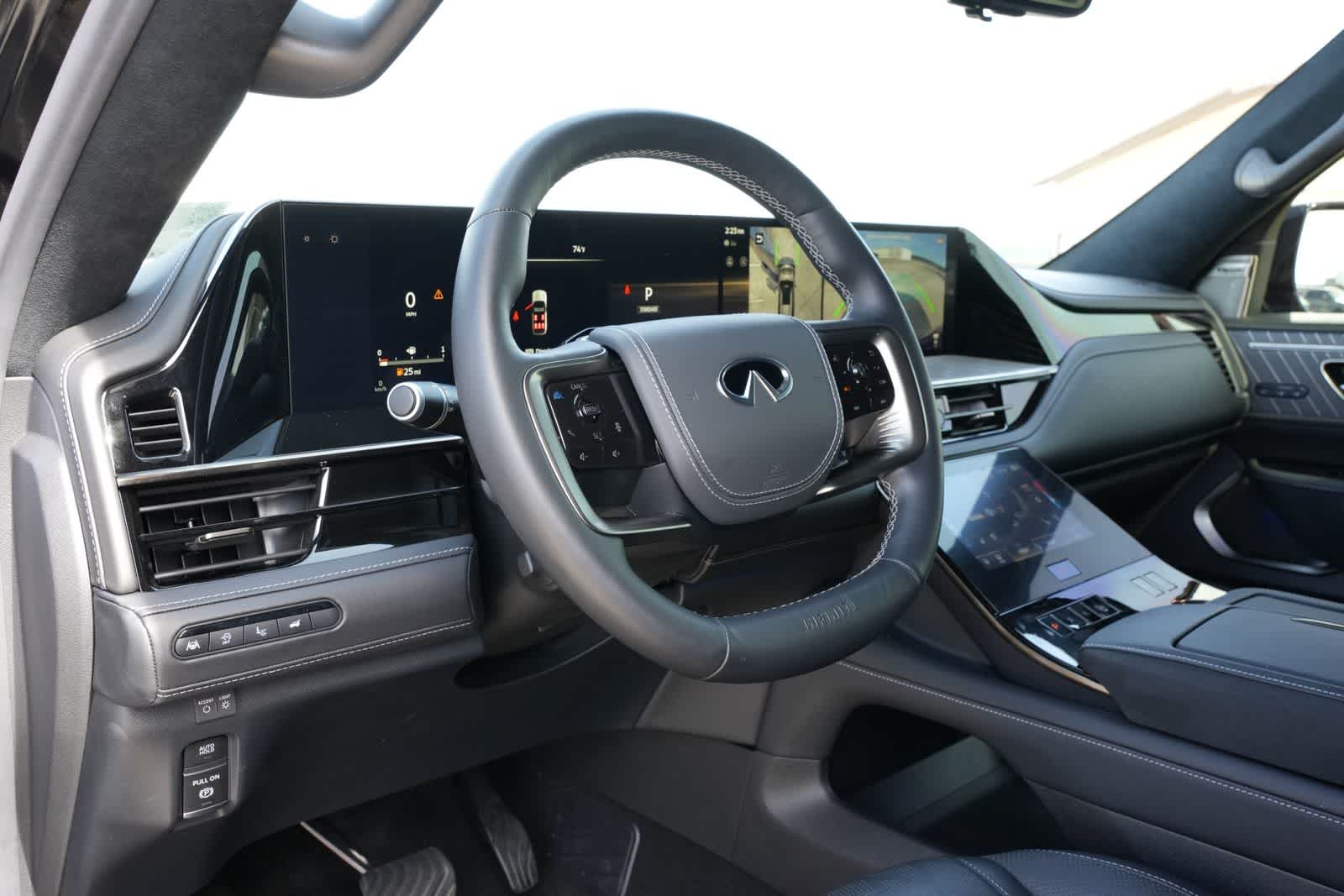 Thumbnail: 2025 INFINITI QX80 - 16