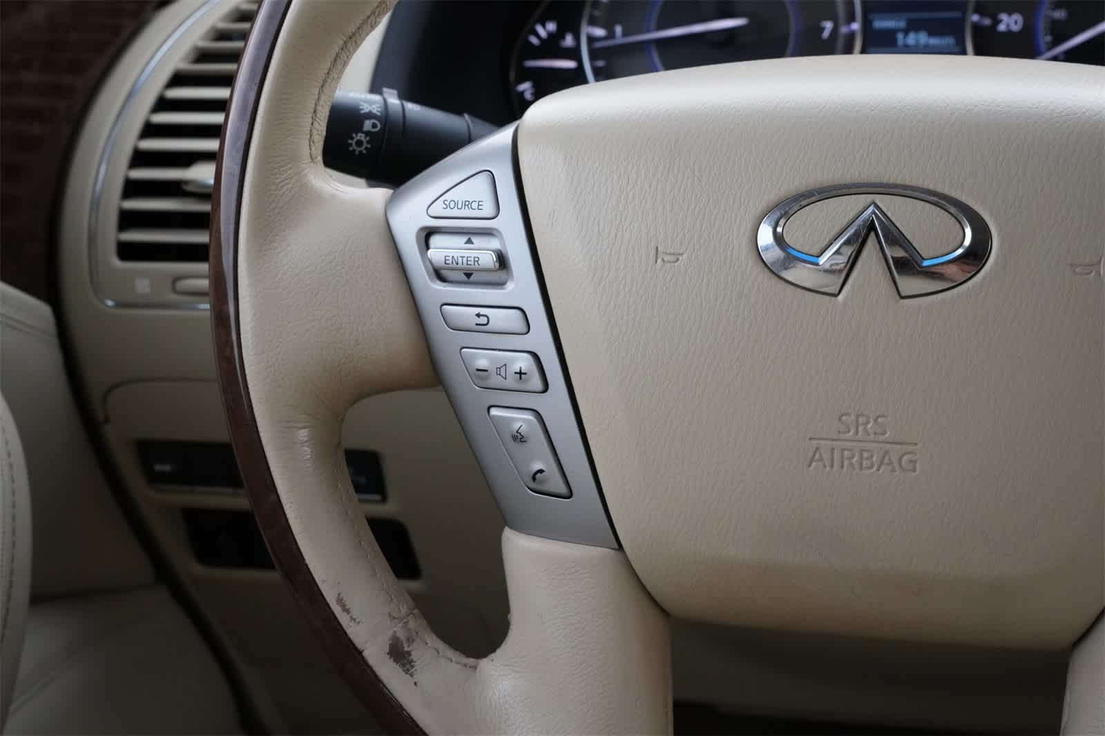 Thumbnail: 2016 INFINITI QX80 - 10