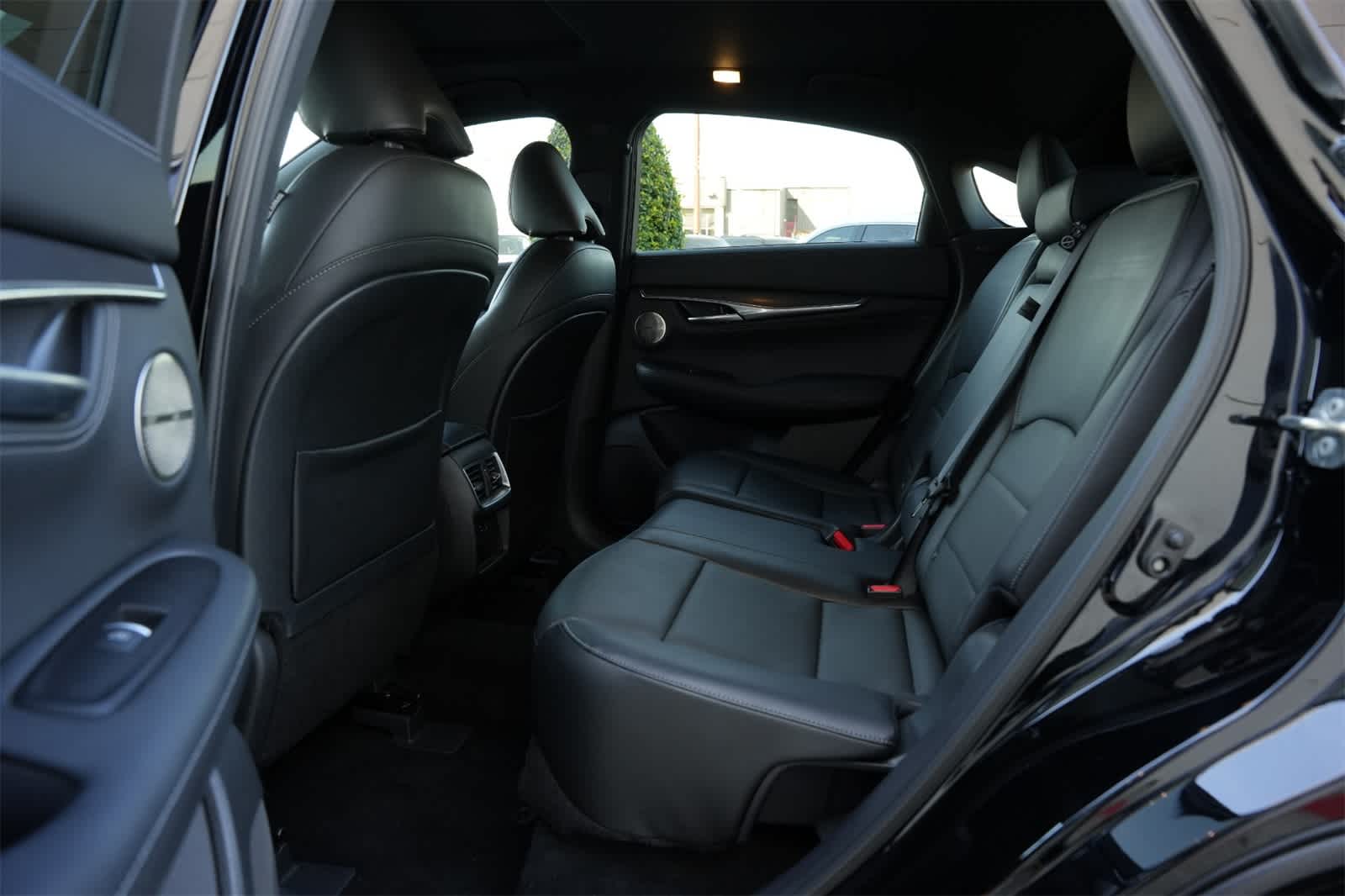 Thumbnail: 2024 INFINITI QX55 - 18