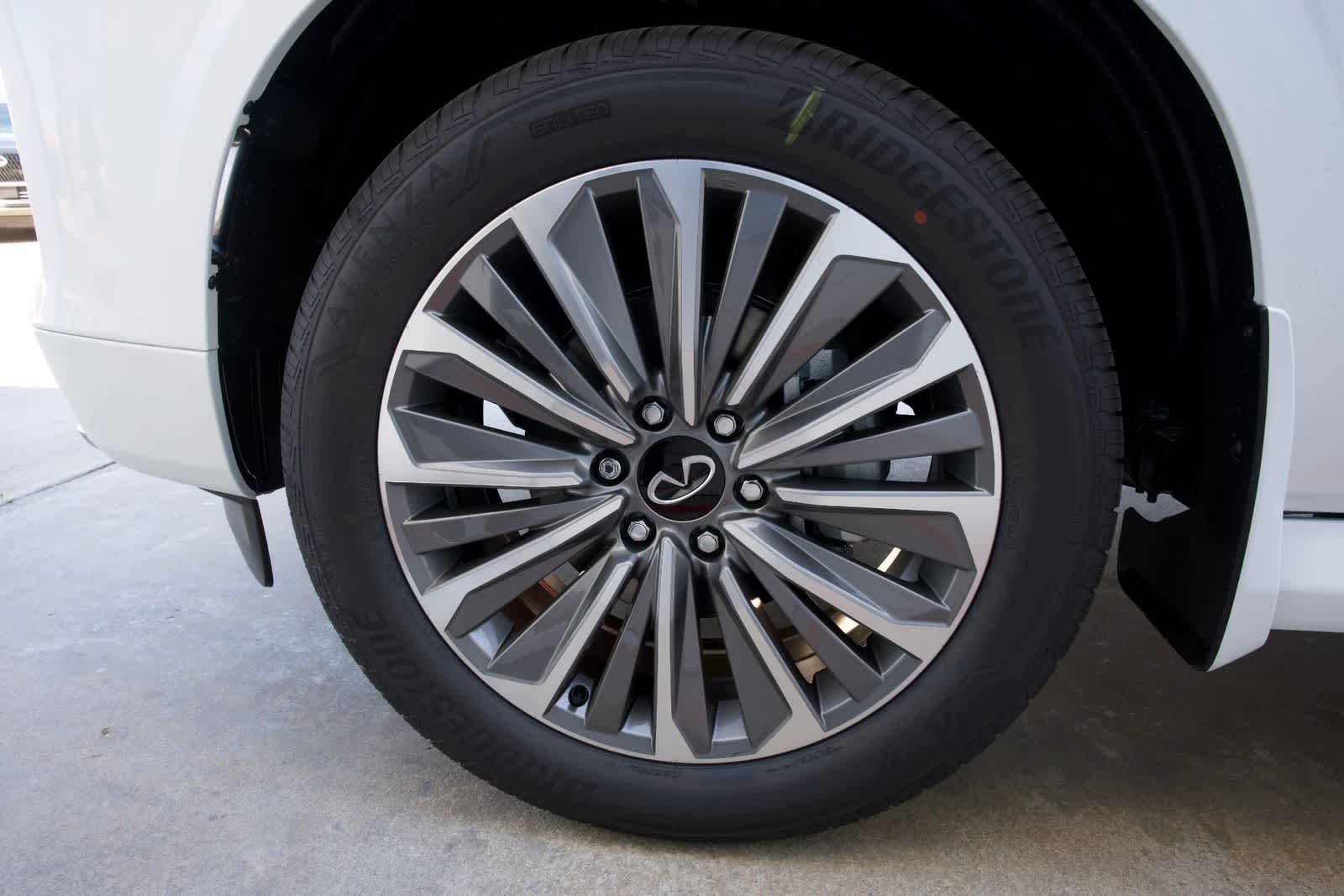 Thumbnail: 2026 INFINITI QX80 - 24