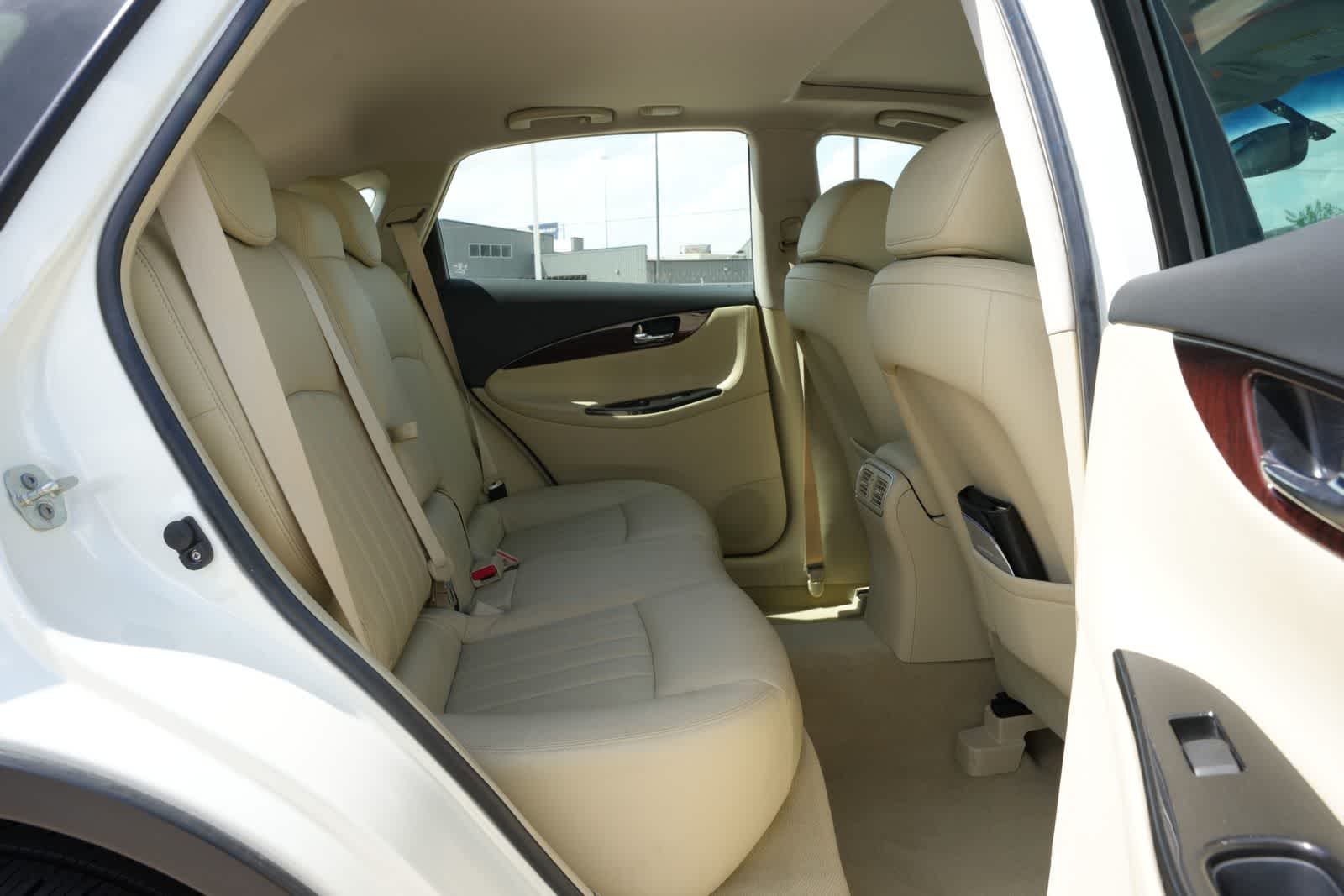 Thumbnail: 2016 INFINITI QX50 - 21