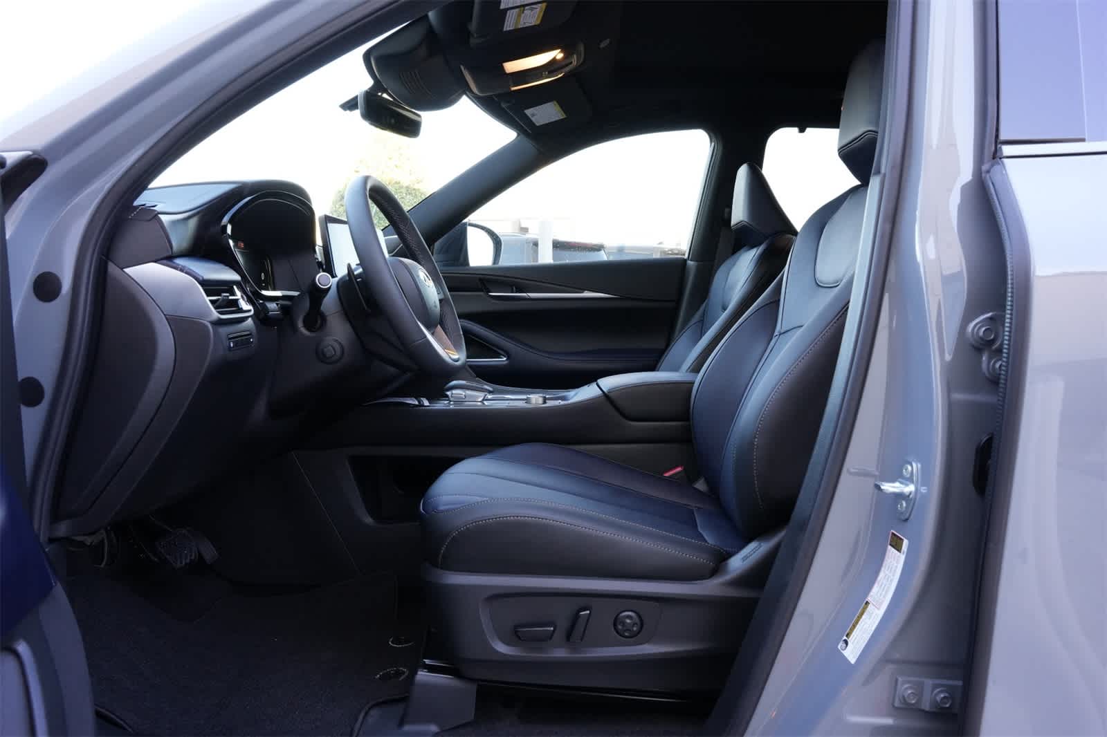 Thumbnail: 2026 INFINITI QX60 - 17