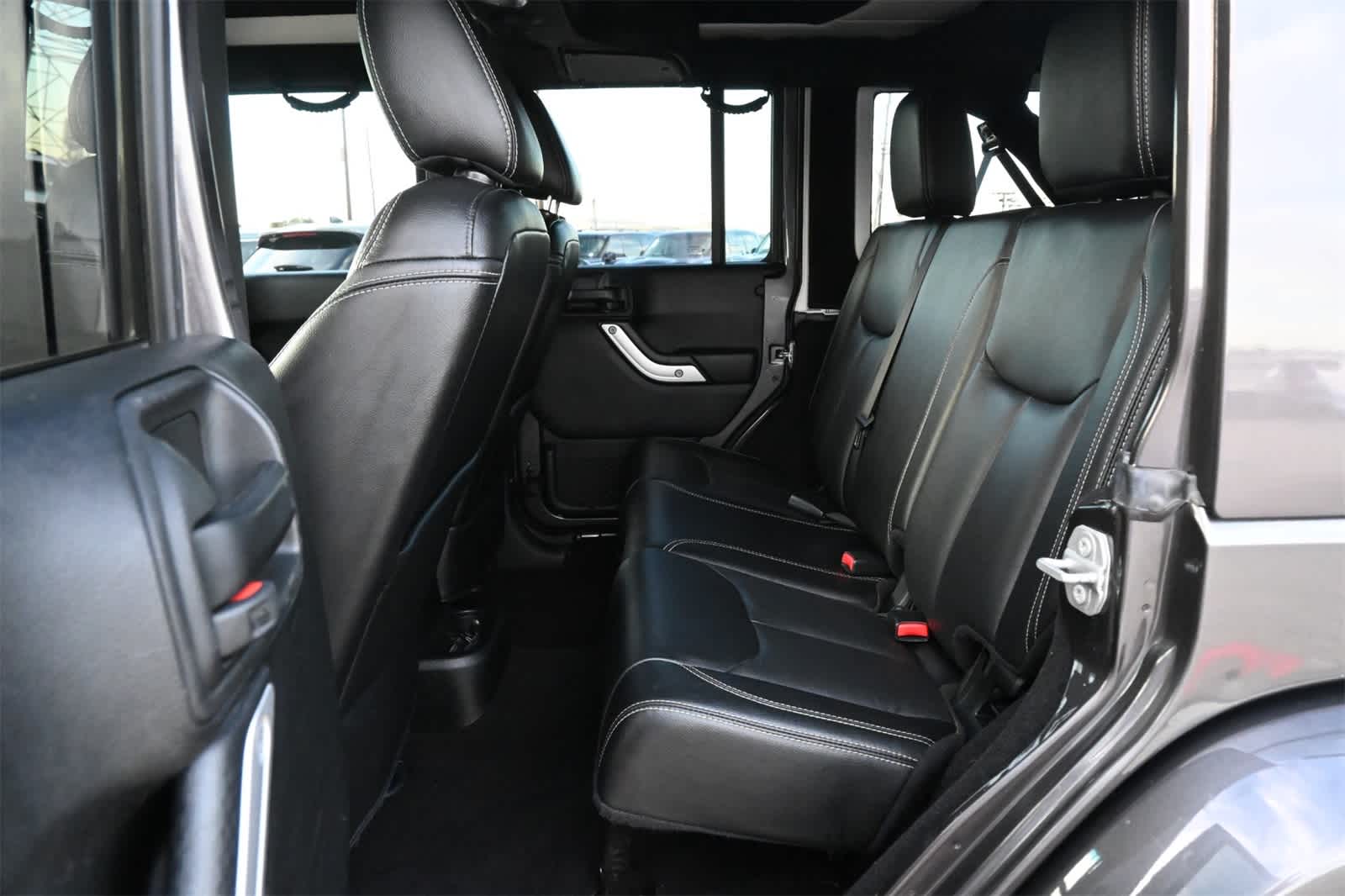 Thumbnail: 2018 Jeep Wrangler - 19