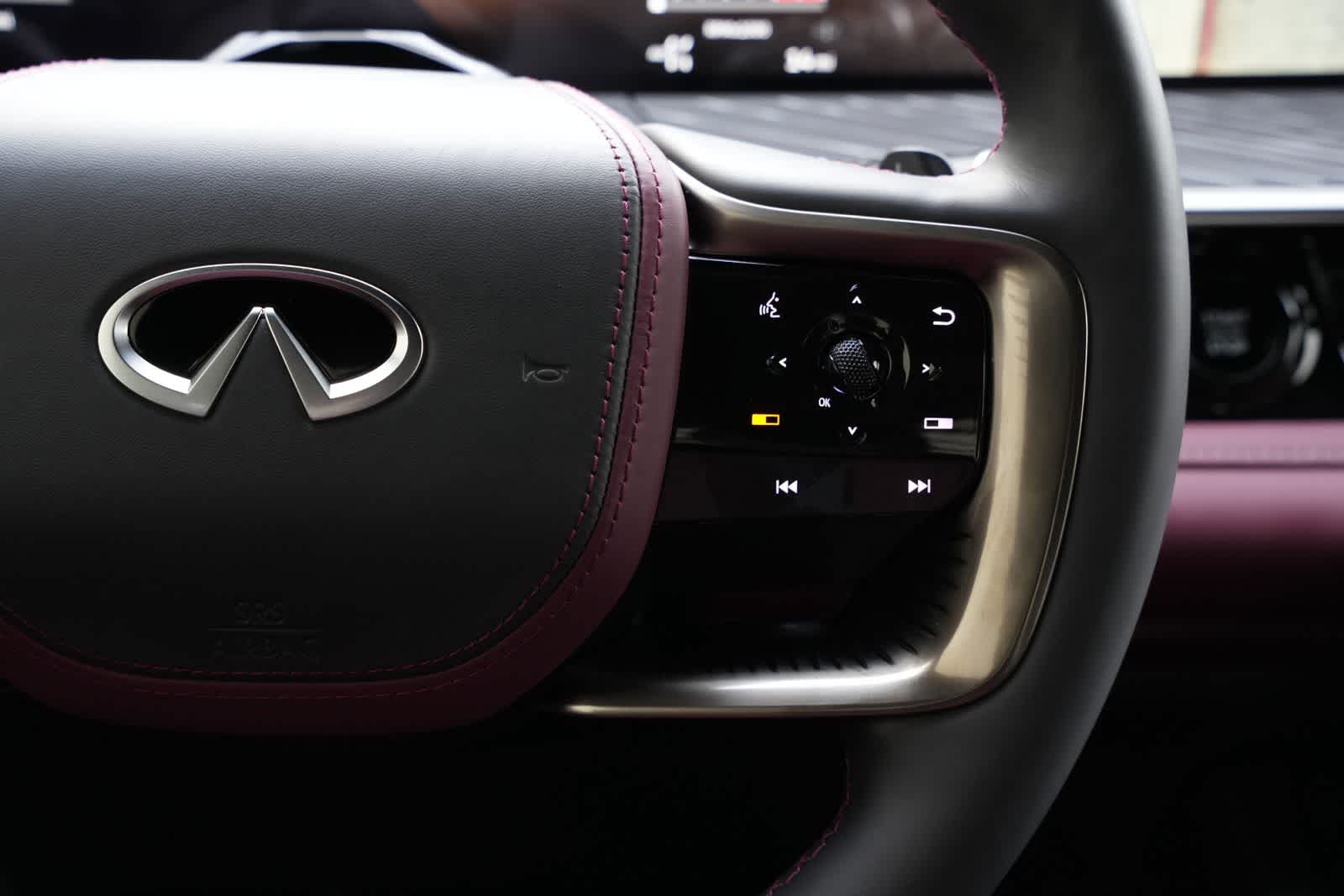 Thumbnail: 2026 INFINITI QX80 - 10